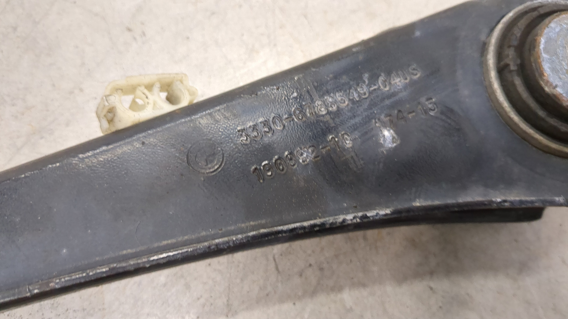 Рычаг задний левый