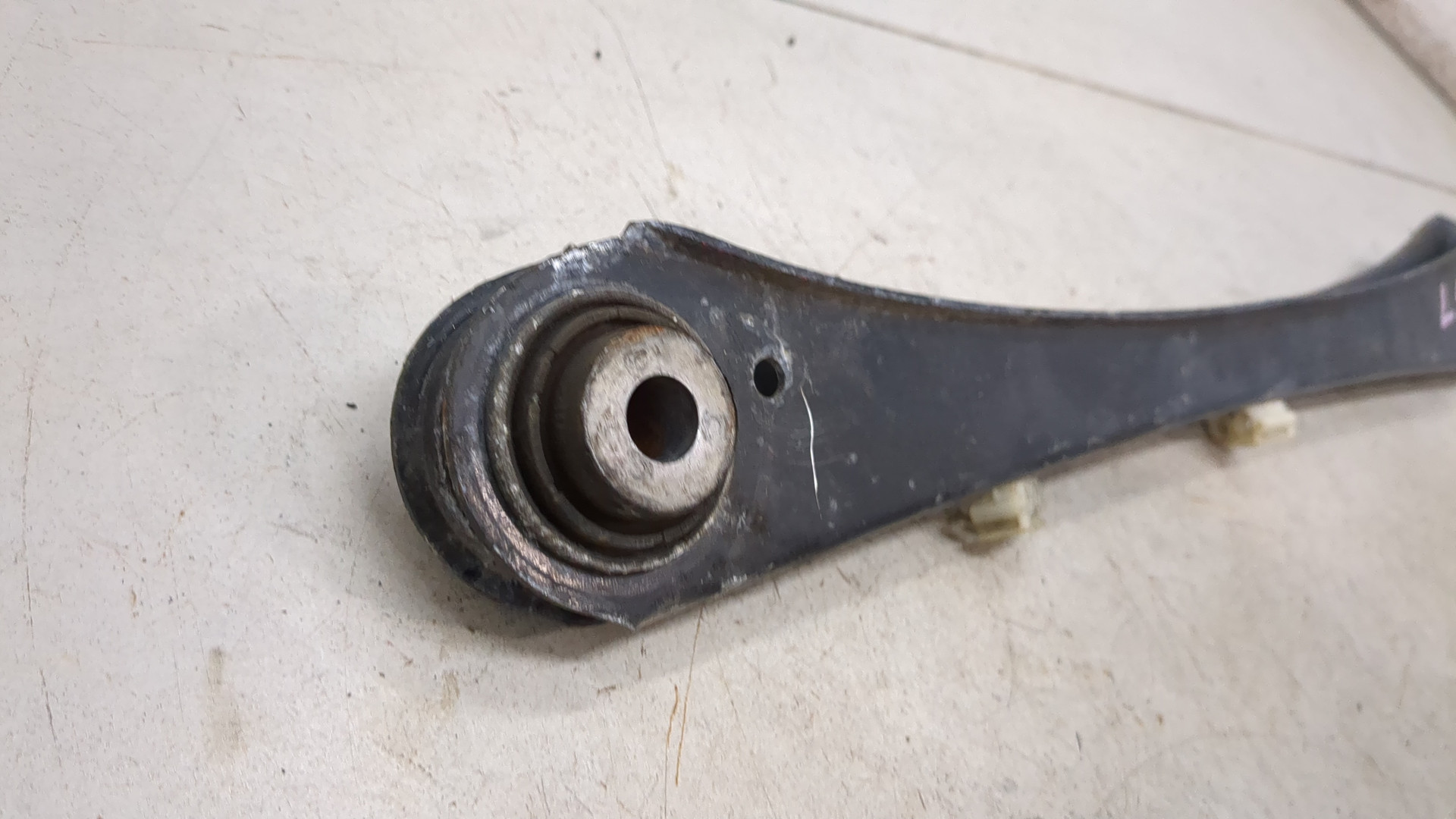 Рычаг задний правый