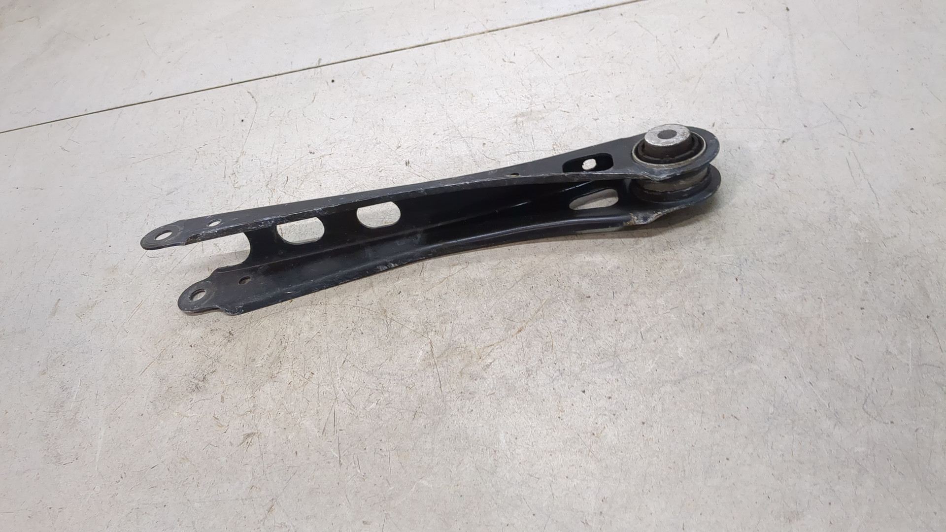 Рычаг задний