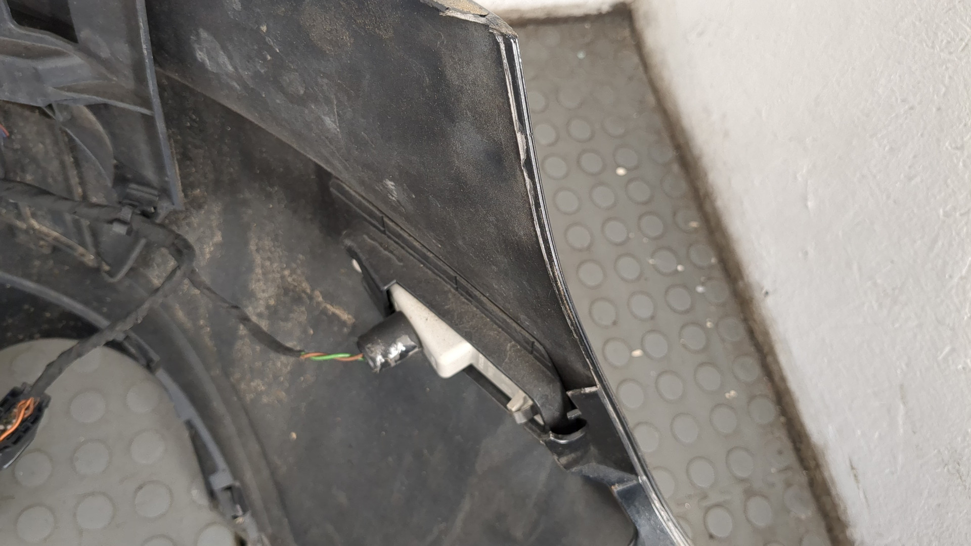 Бампер задний