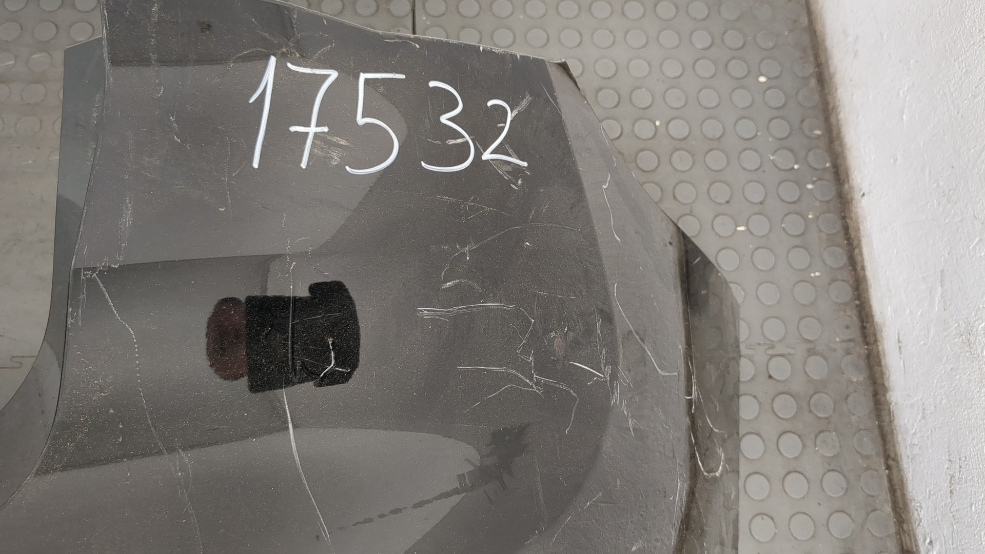 Бампер задний