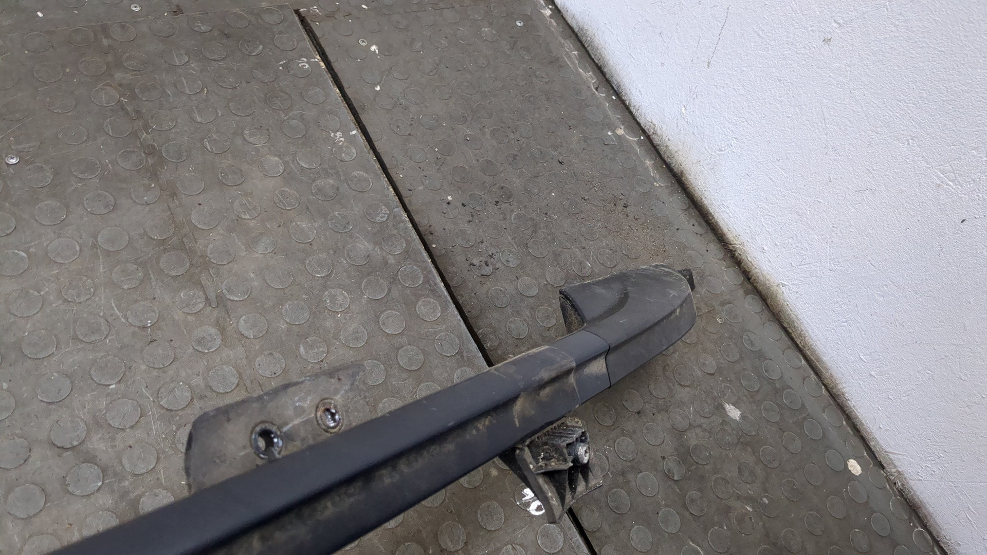 Рейлинг (релинг) правый (планка на крышу)