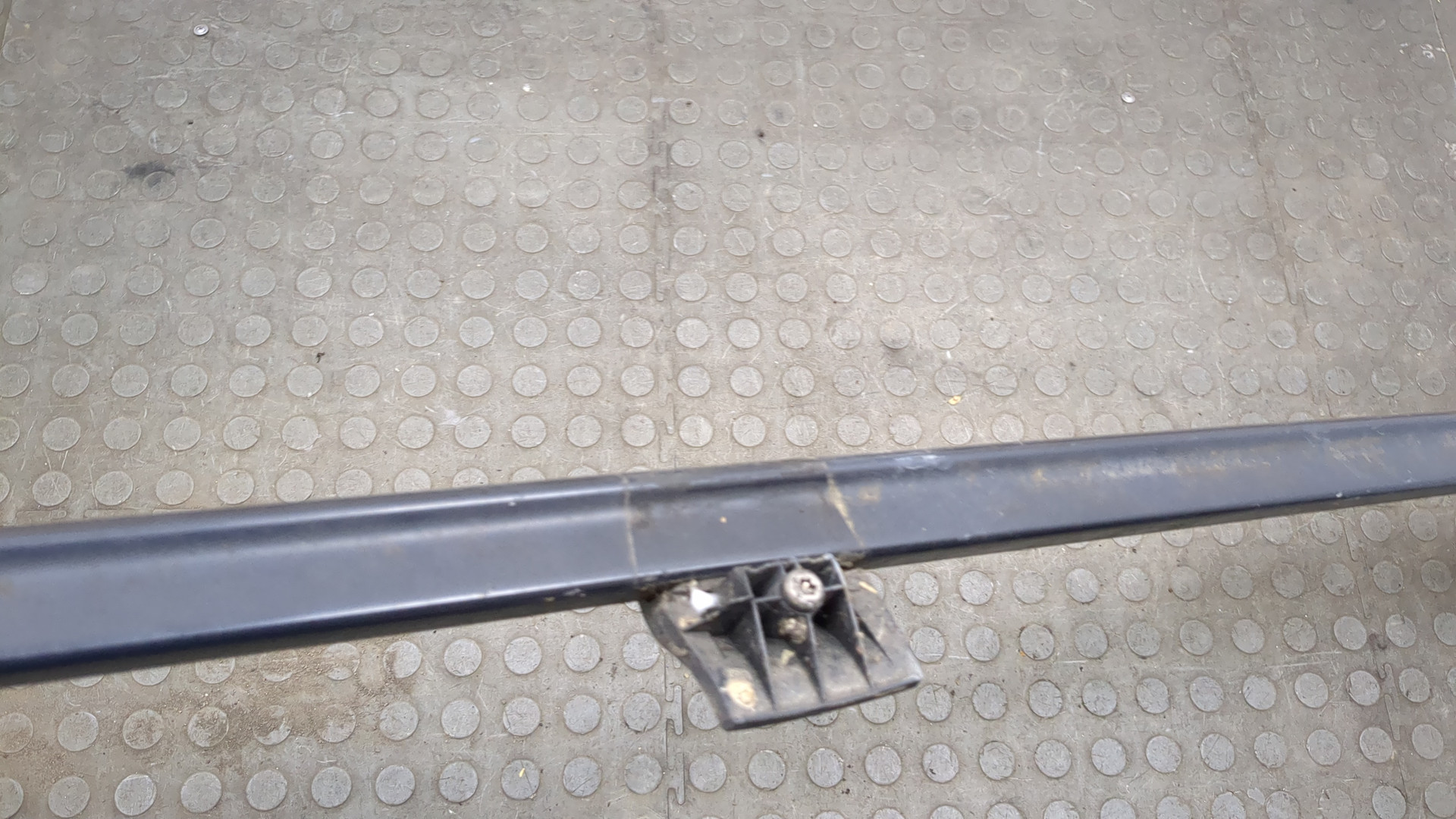 Рейлинг (релинг) правый (планка на крышу)