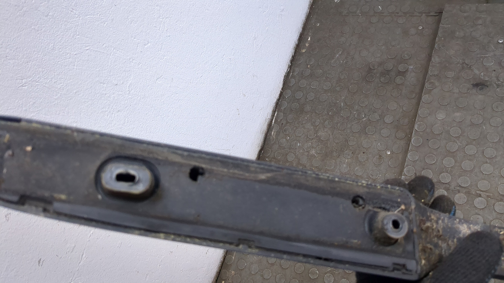 Рейлинг (релинг) правый (планка на крышу)