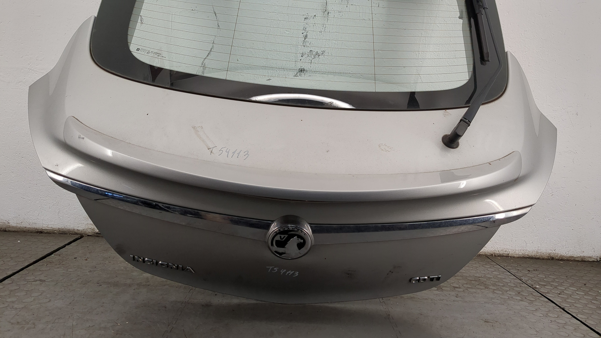 Дверь багажника