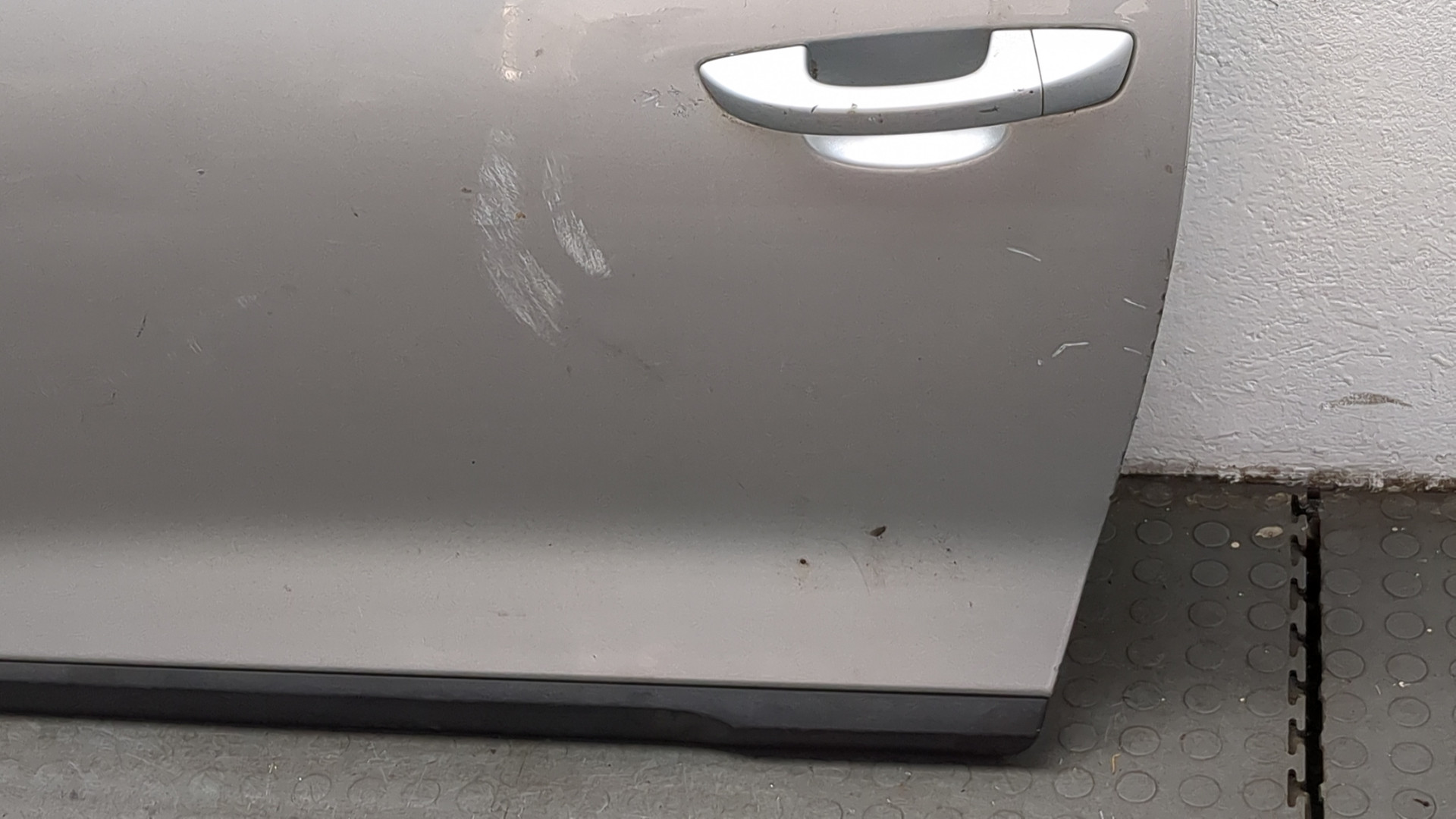 Дверь передняя левая