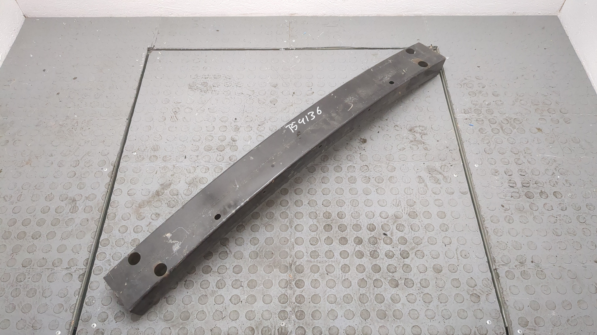 Усилитель заднего бампера