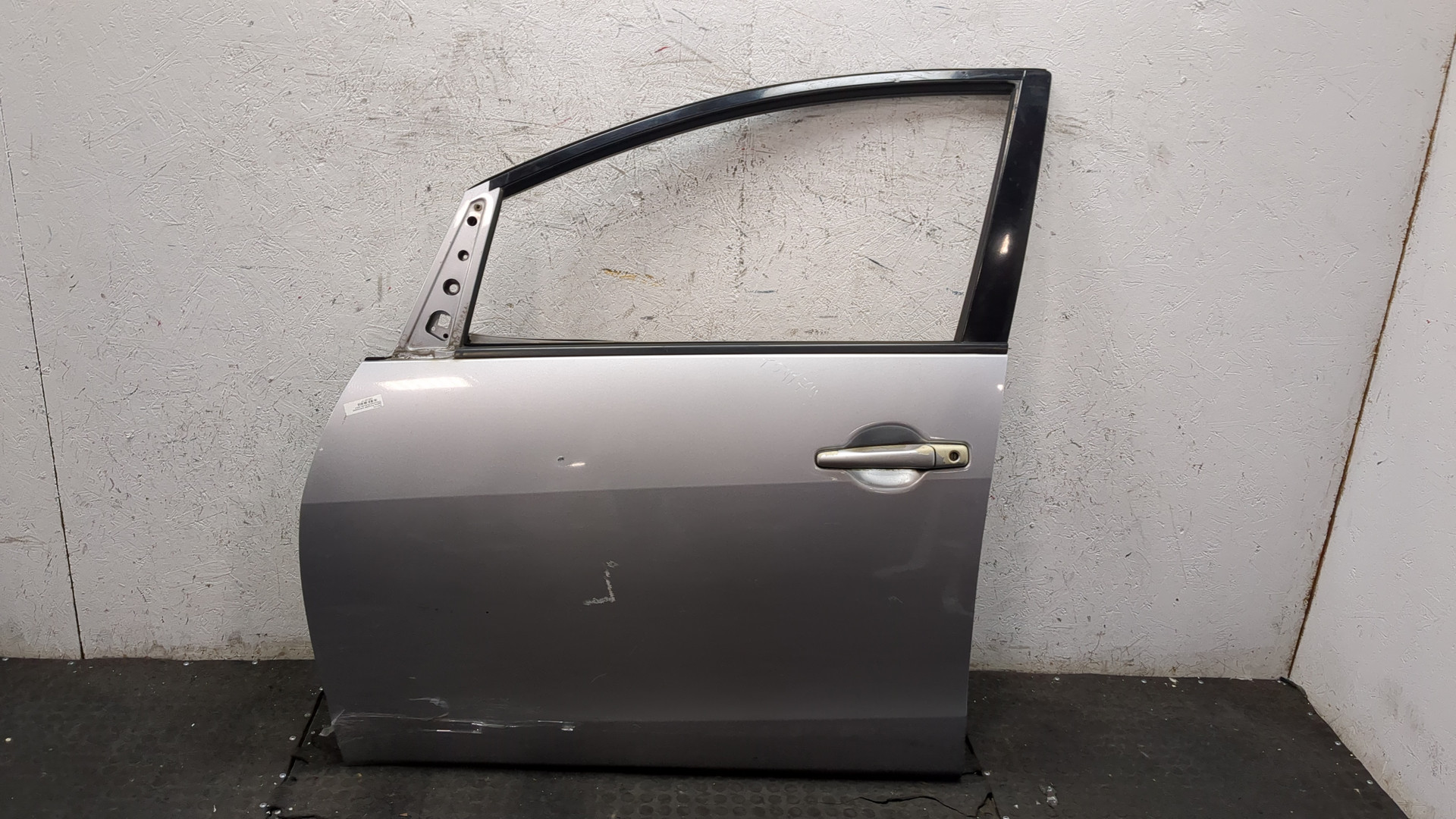 Дверь передняя левая