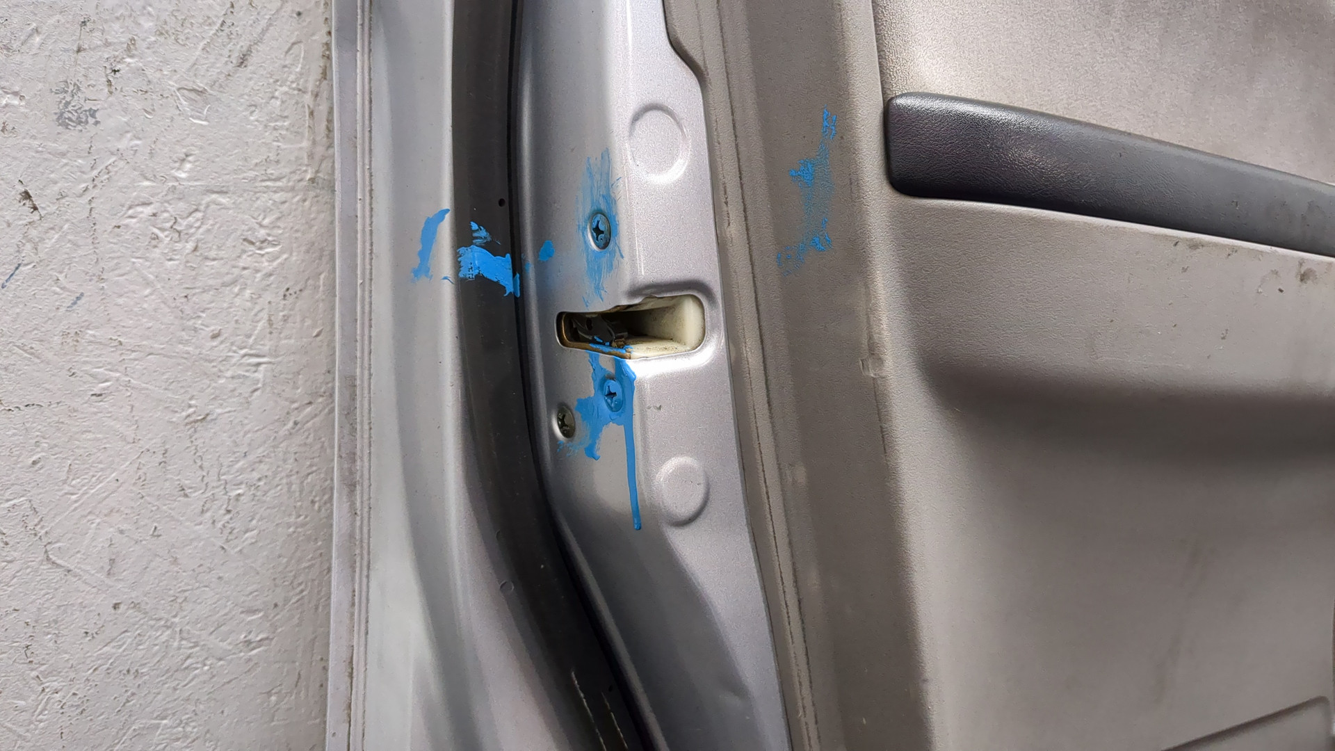 Дверь передняя левая