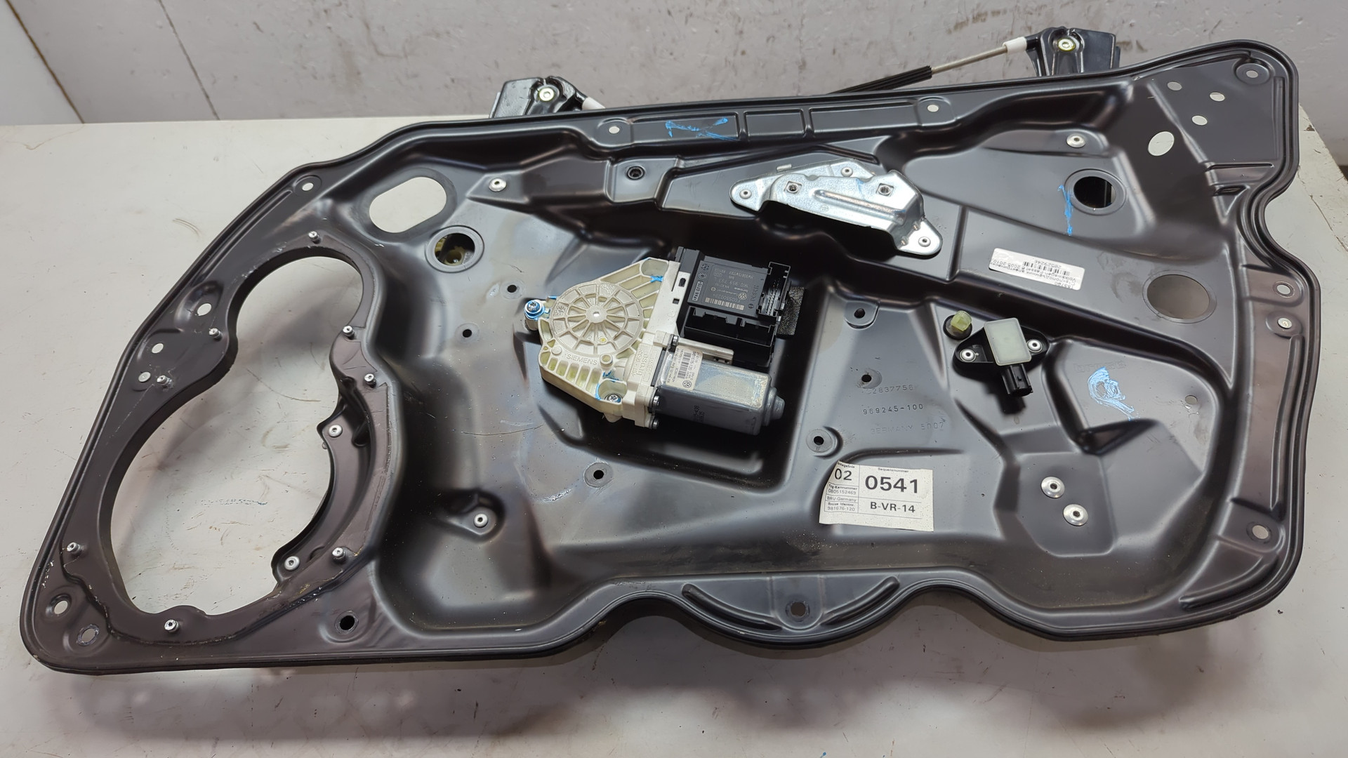 Стеклоподъемник электр. передний правый