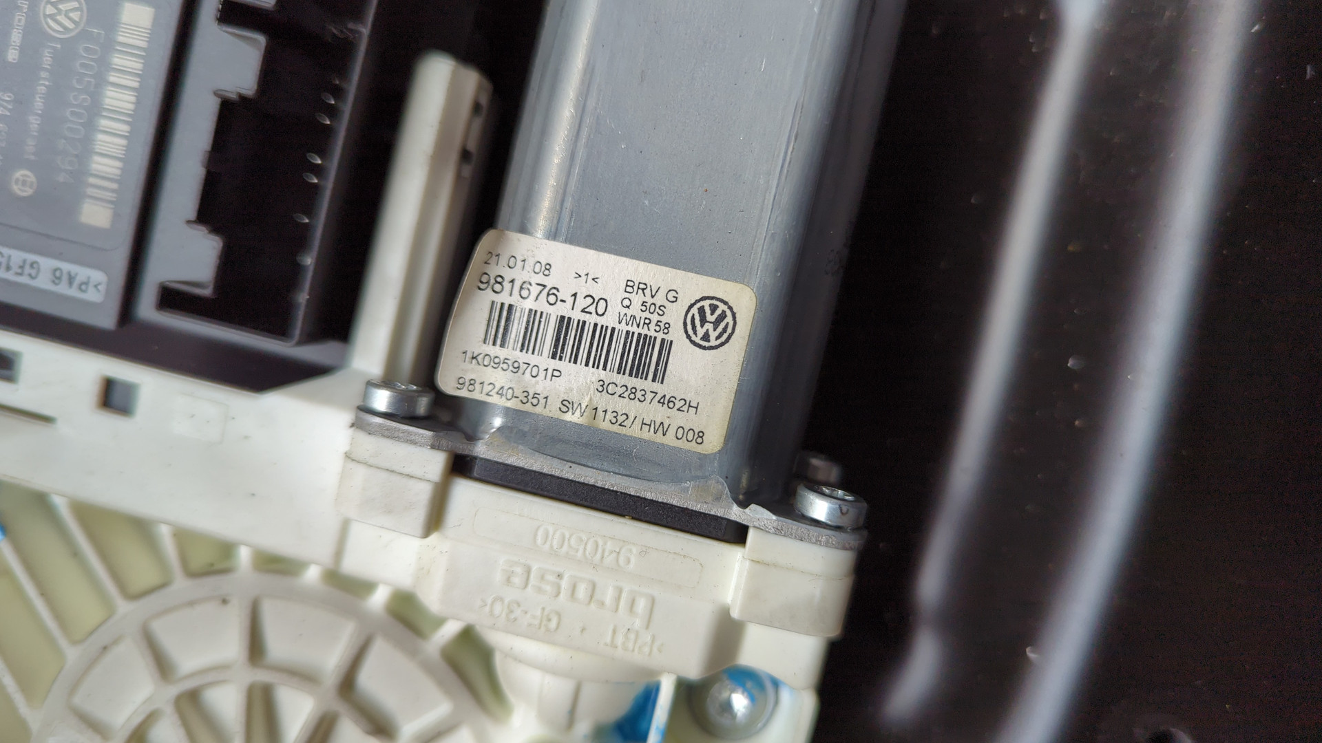 Стеклоподъемник электр. передний правый