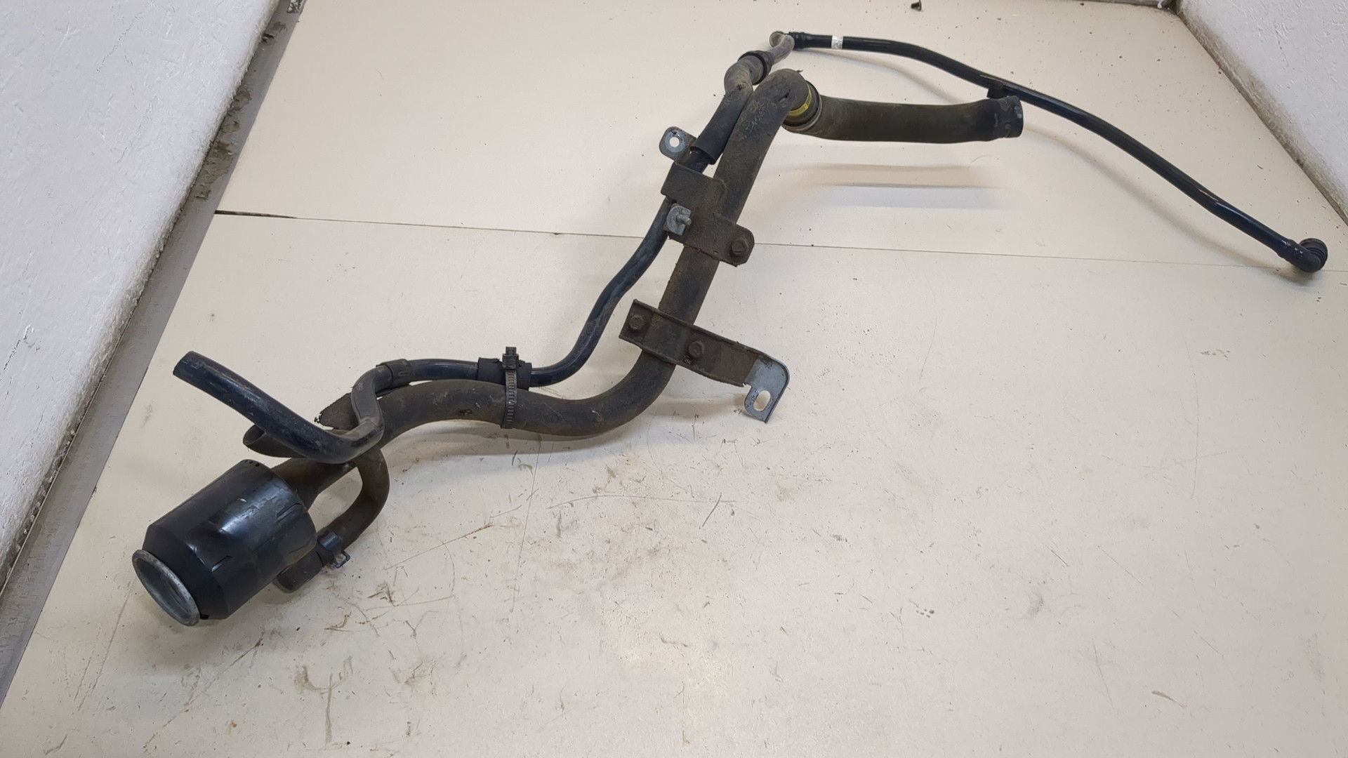 Горловина топливного бака