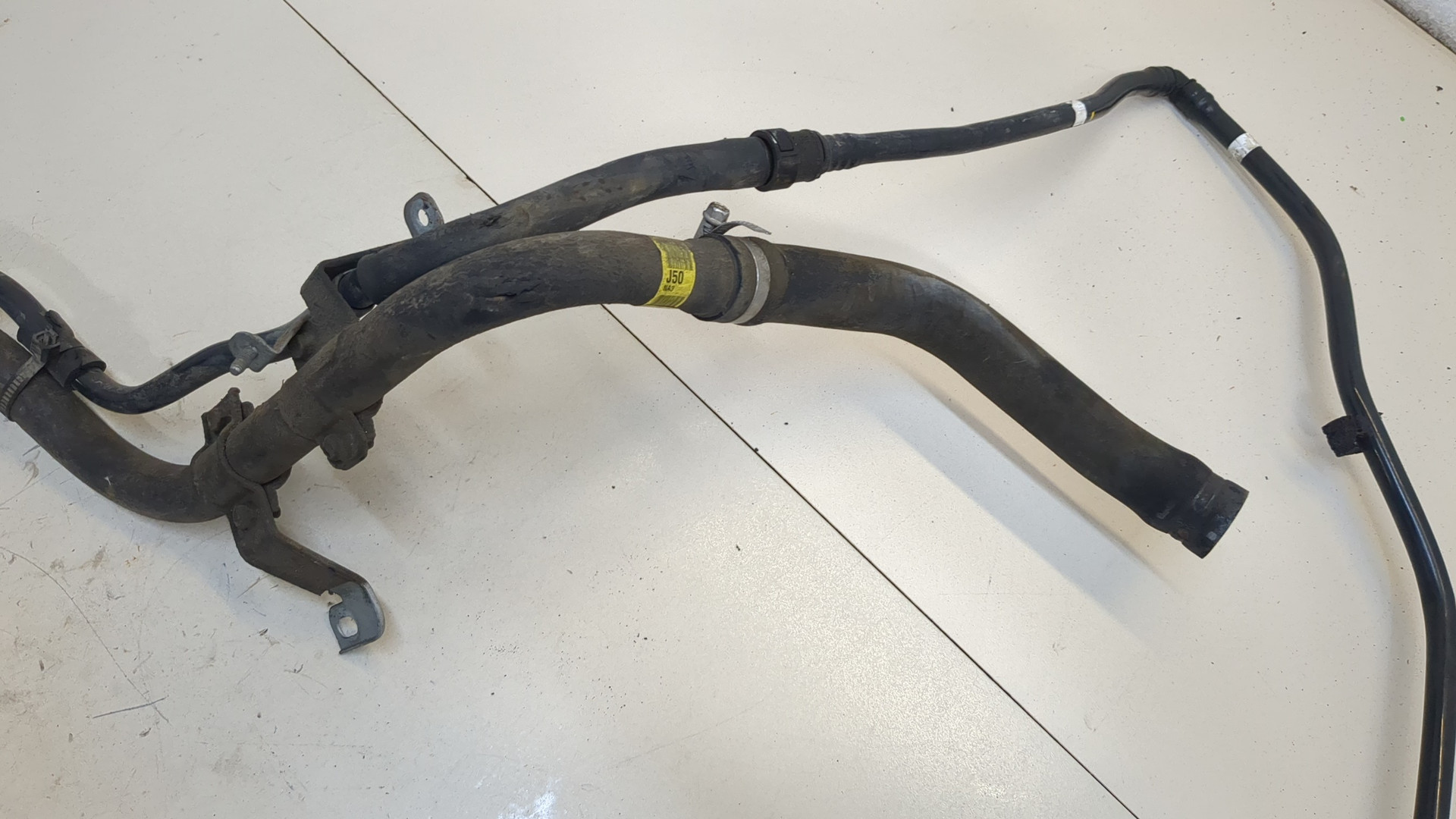 Горловина топливного бака