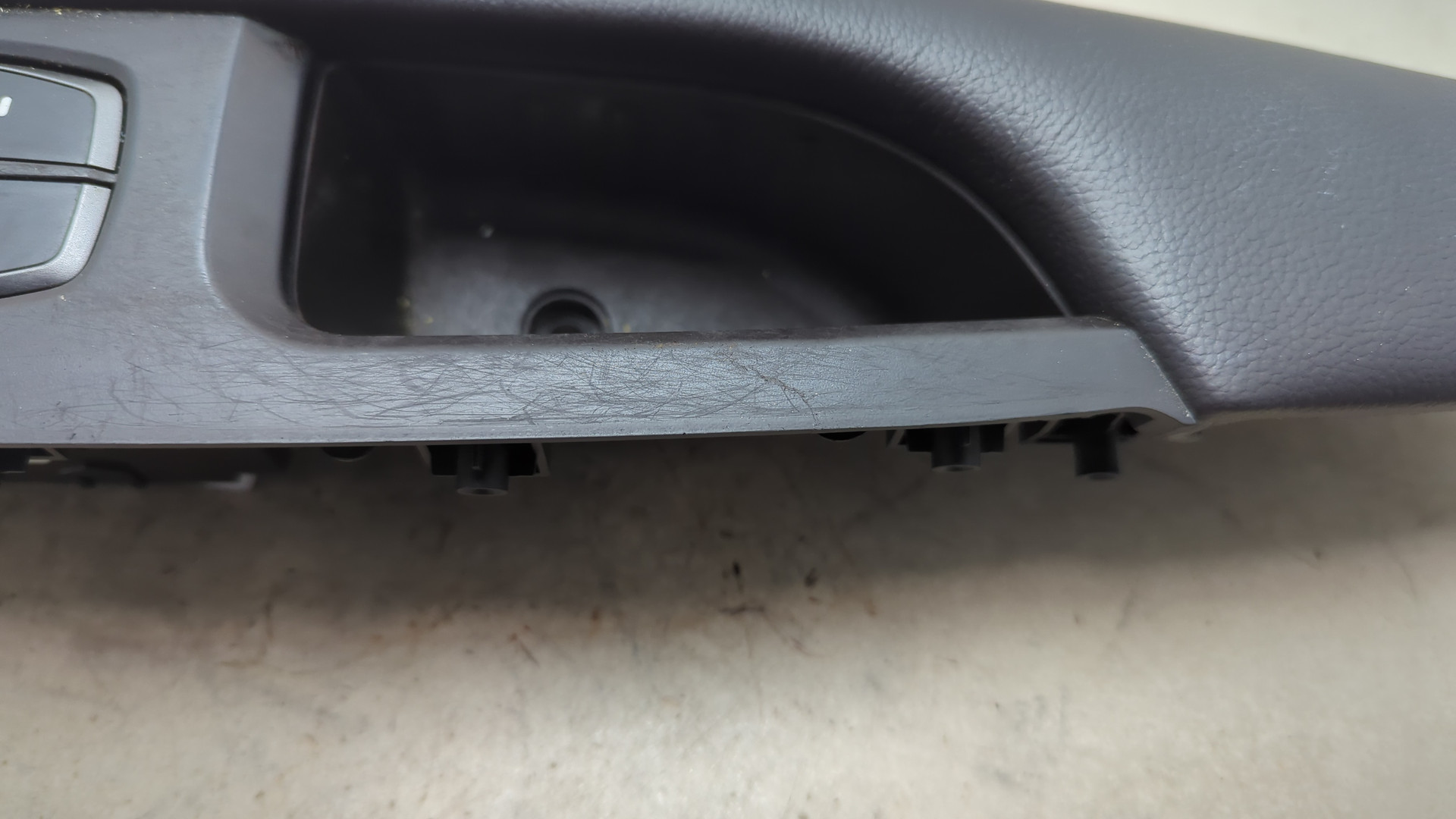 Кнопка стеклоподъемника