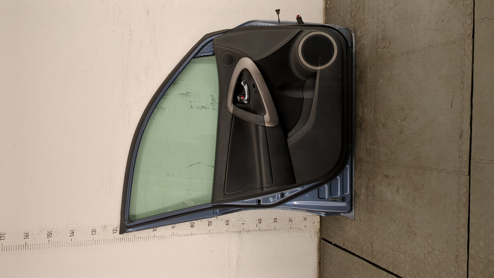 Дверь передняя левая