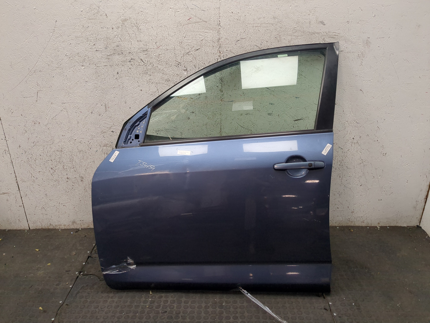 Дверь передняя левая