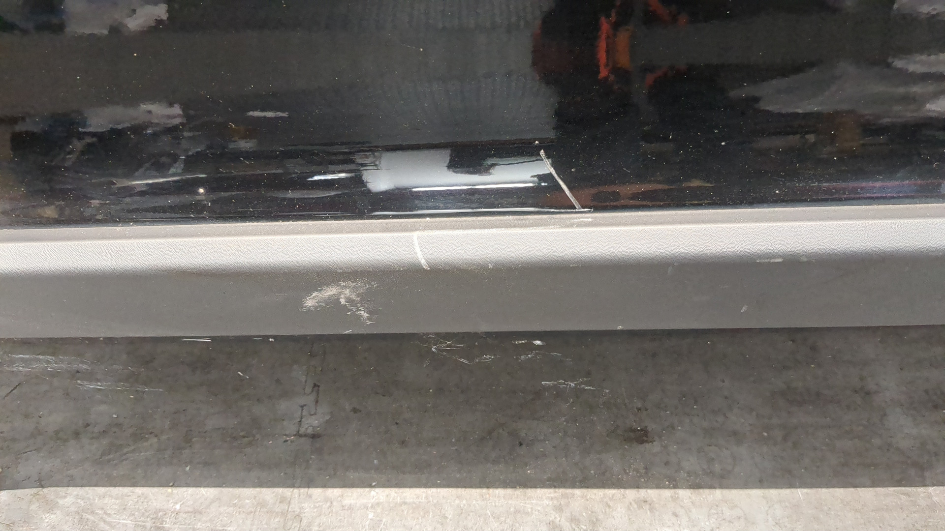 Дверь передняя левая