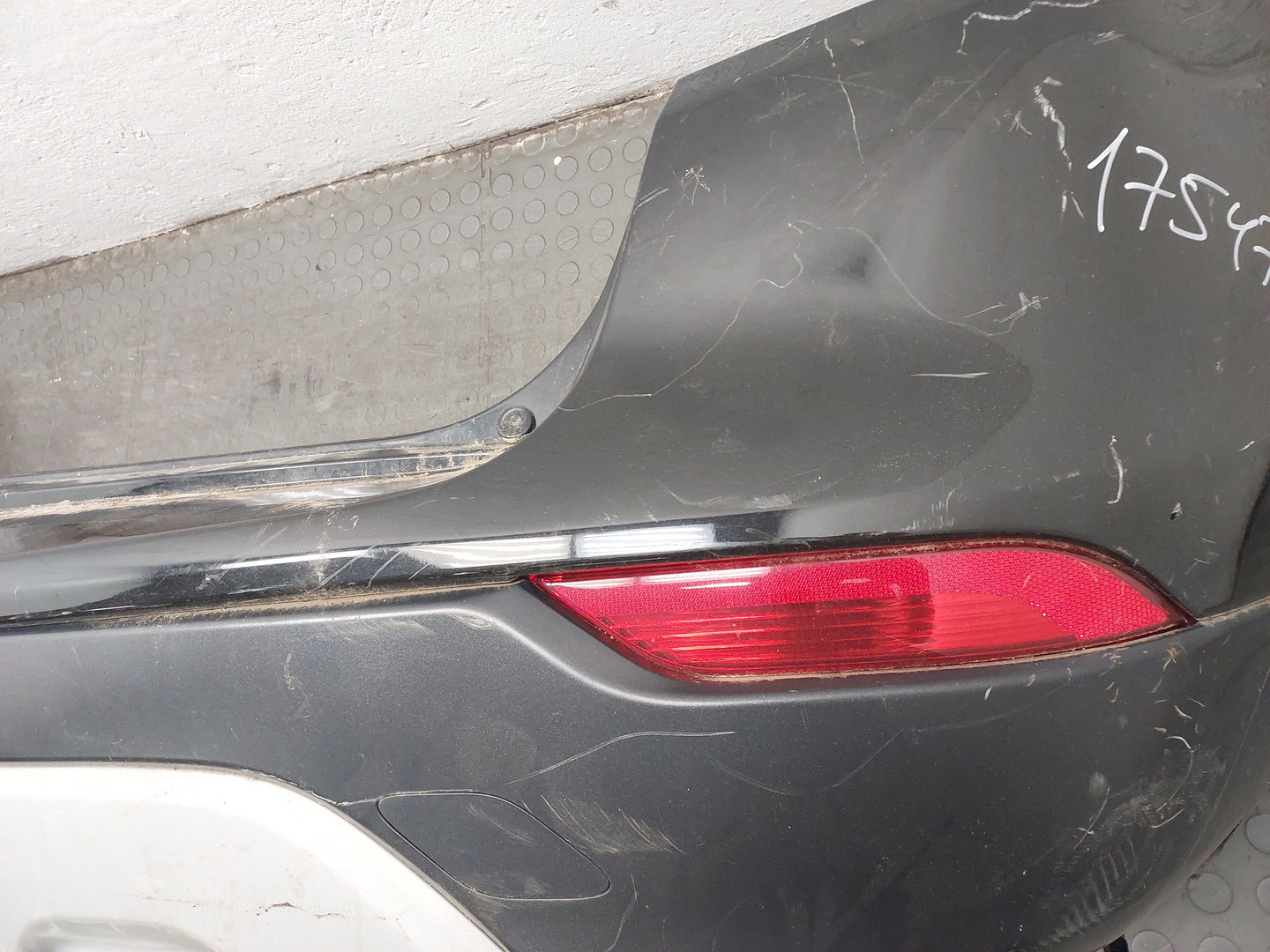 Бампер задний