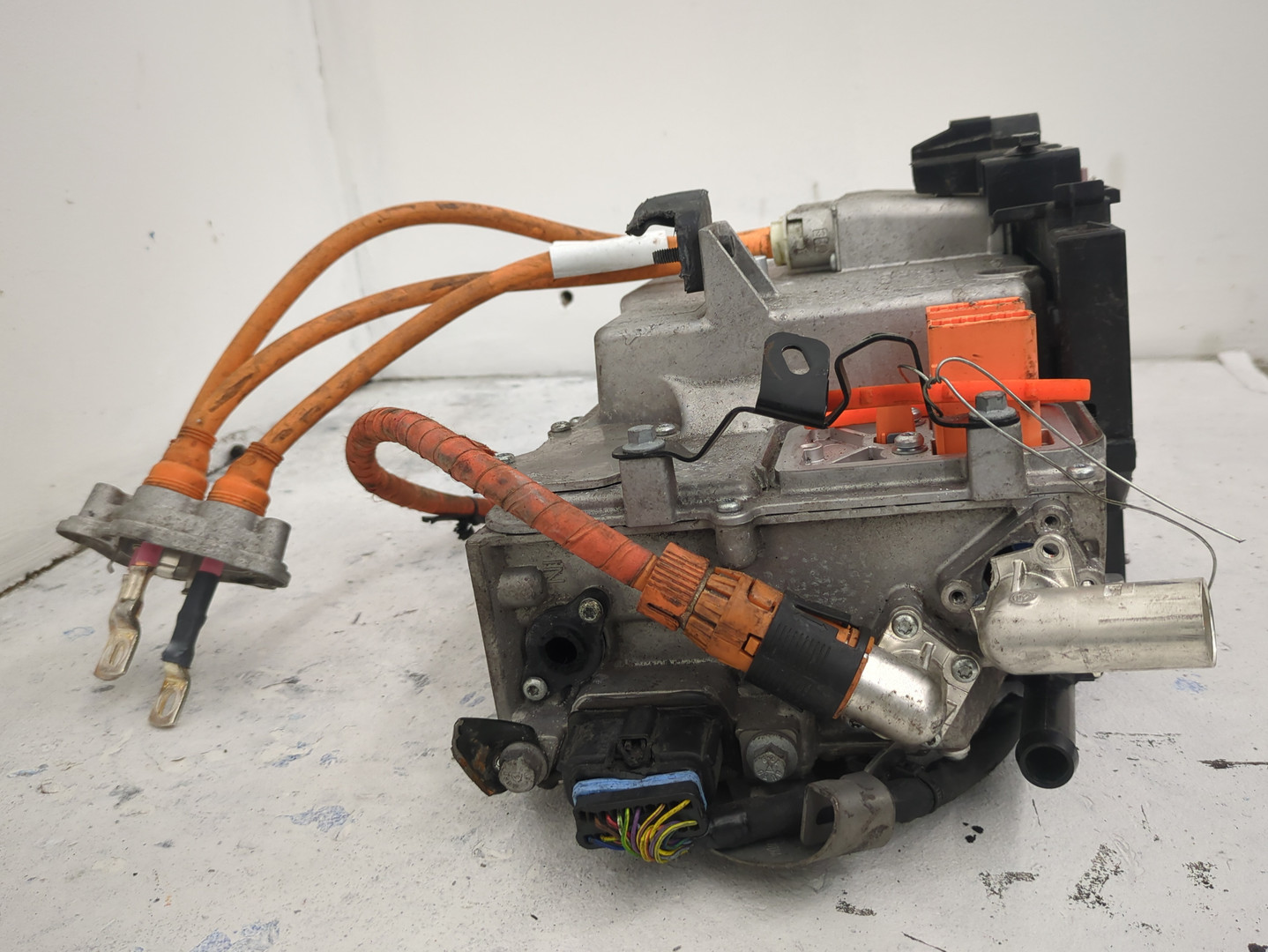 Преобразователь напряжения (адаптер)