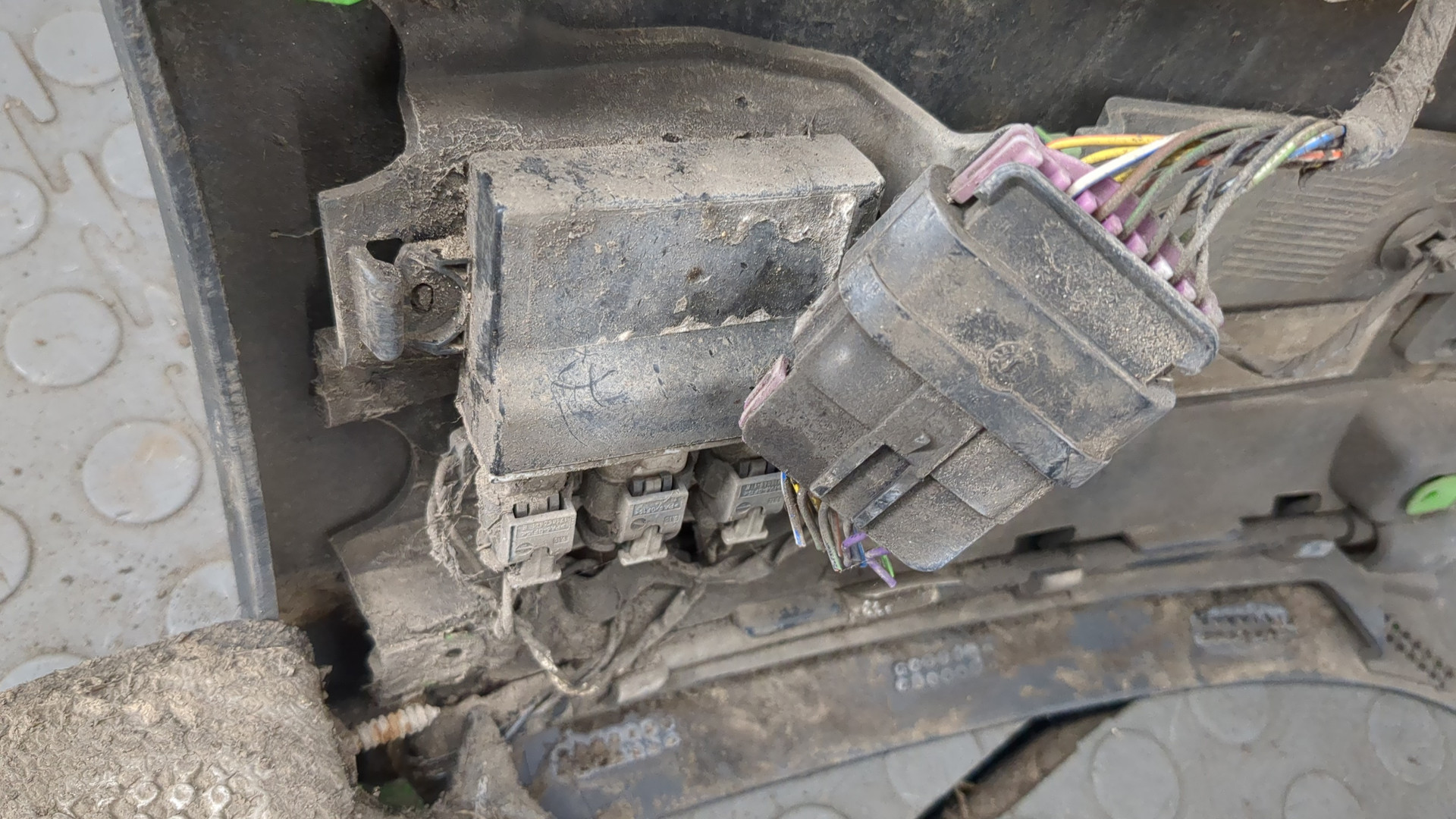 Бампер задний