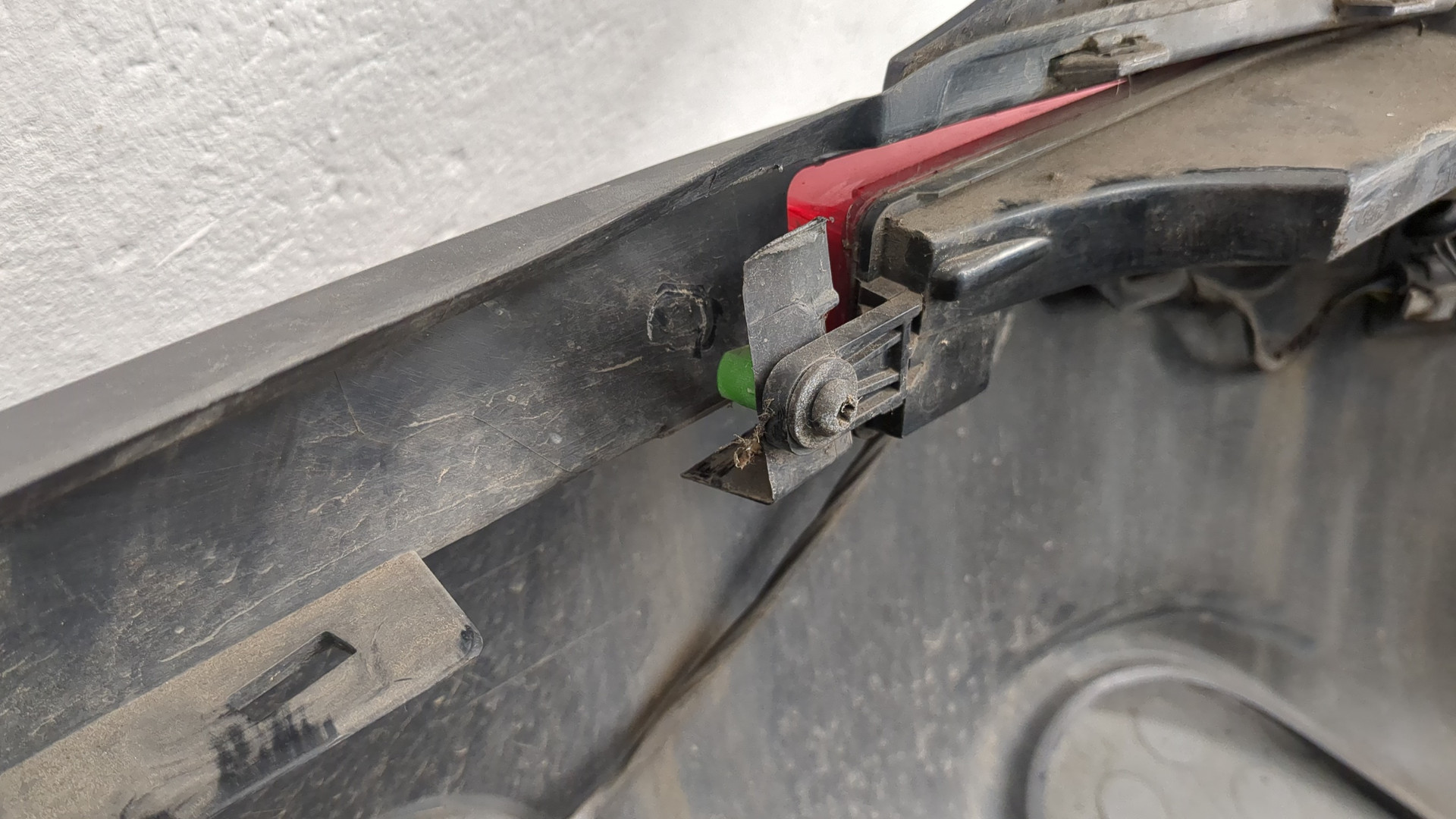 Бампер задний