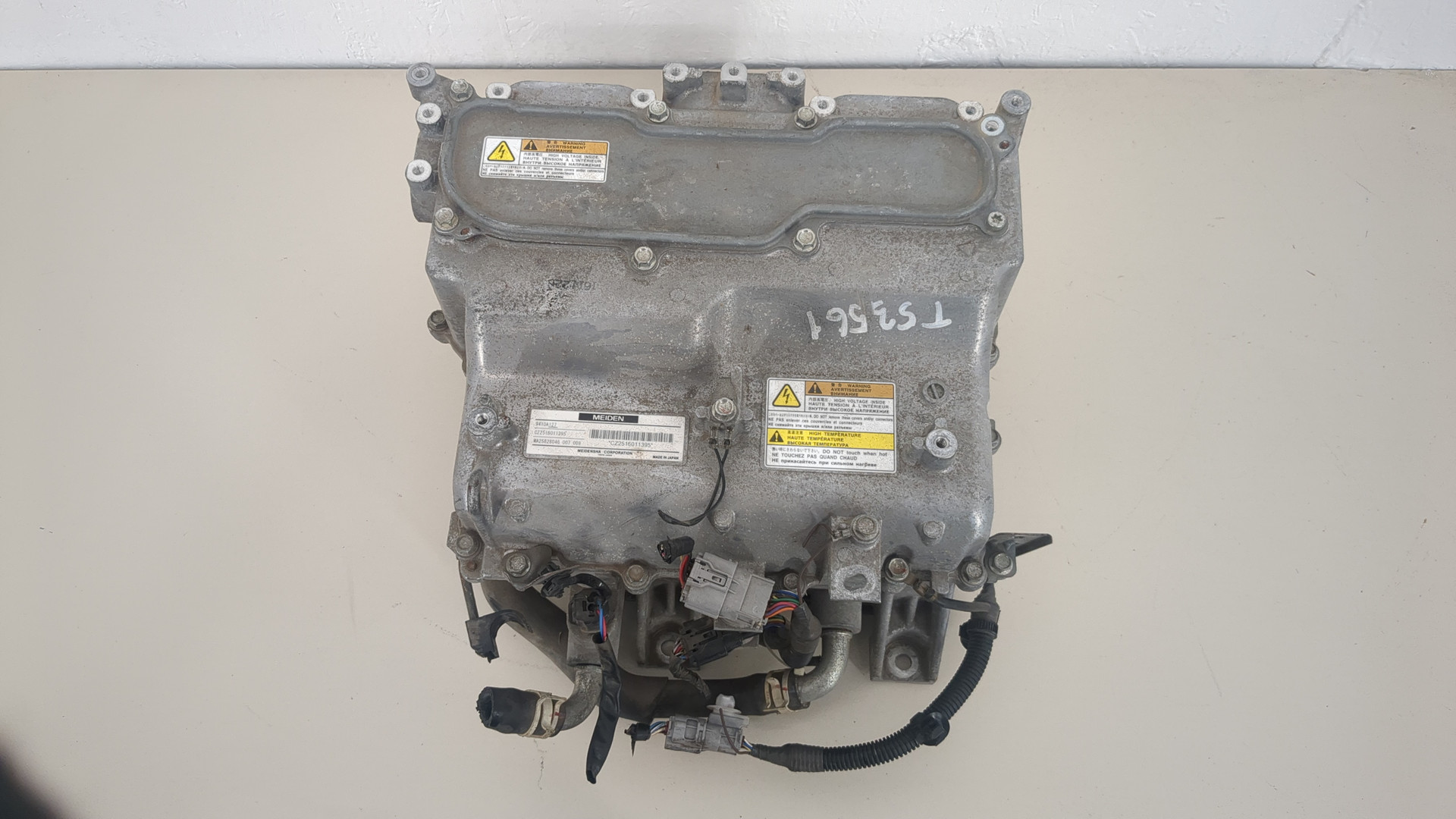 Преобразователь напряжения (адаптер)