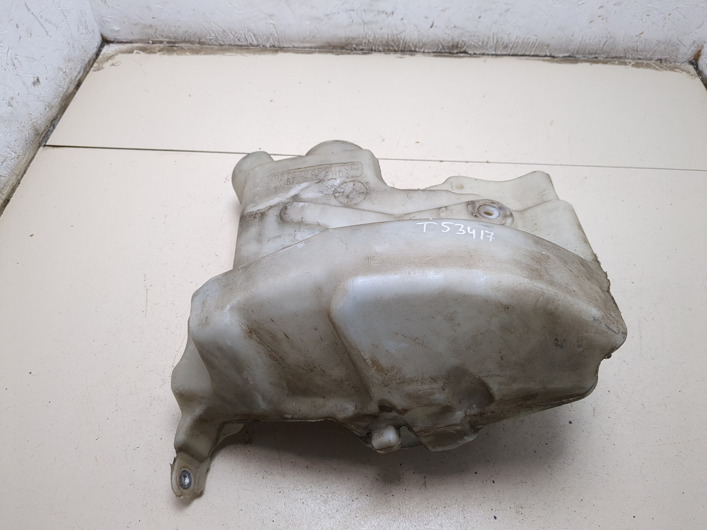 Бачок омывателя лобового стекла