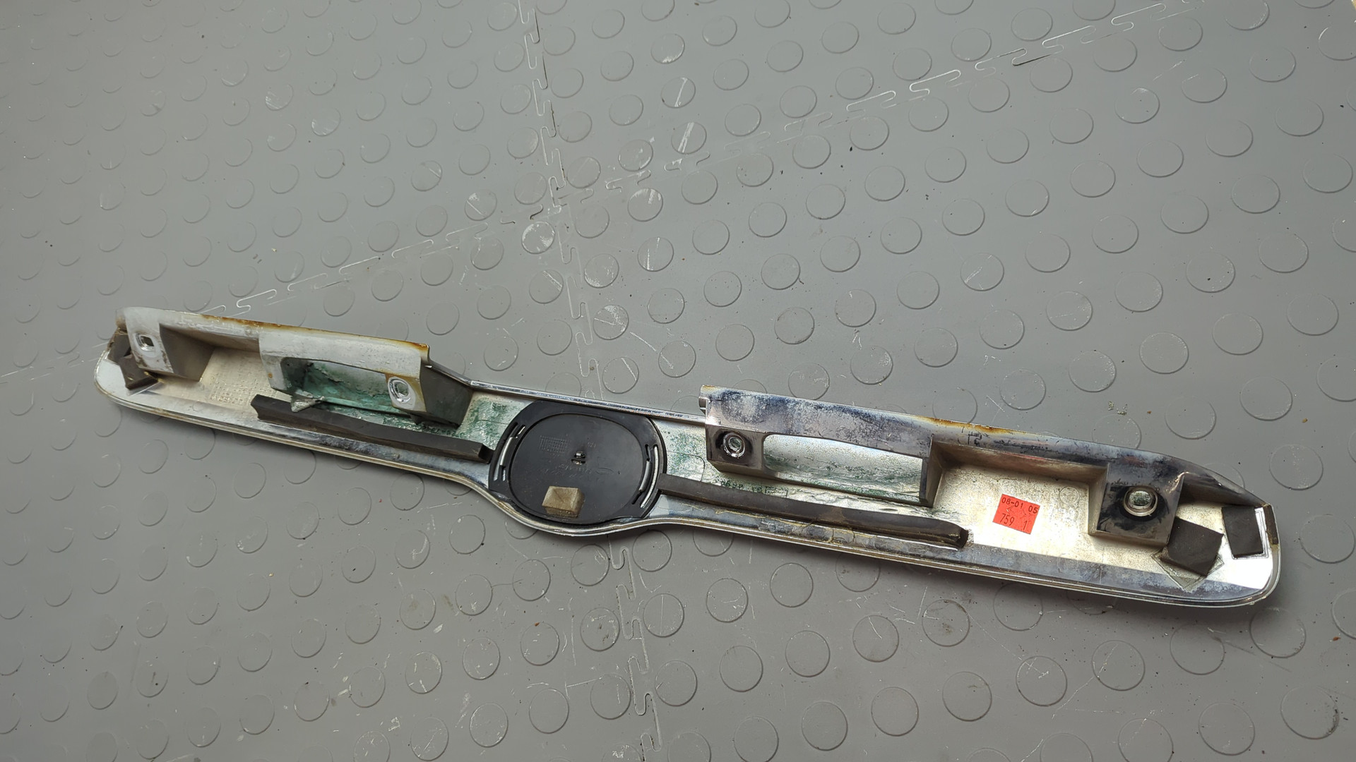 Накладка крышки багажника