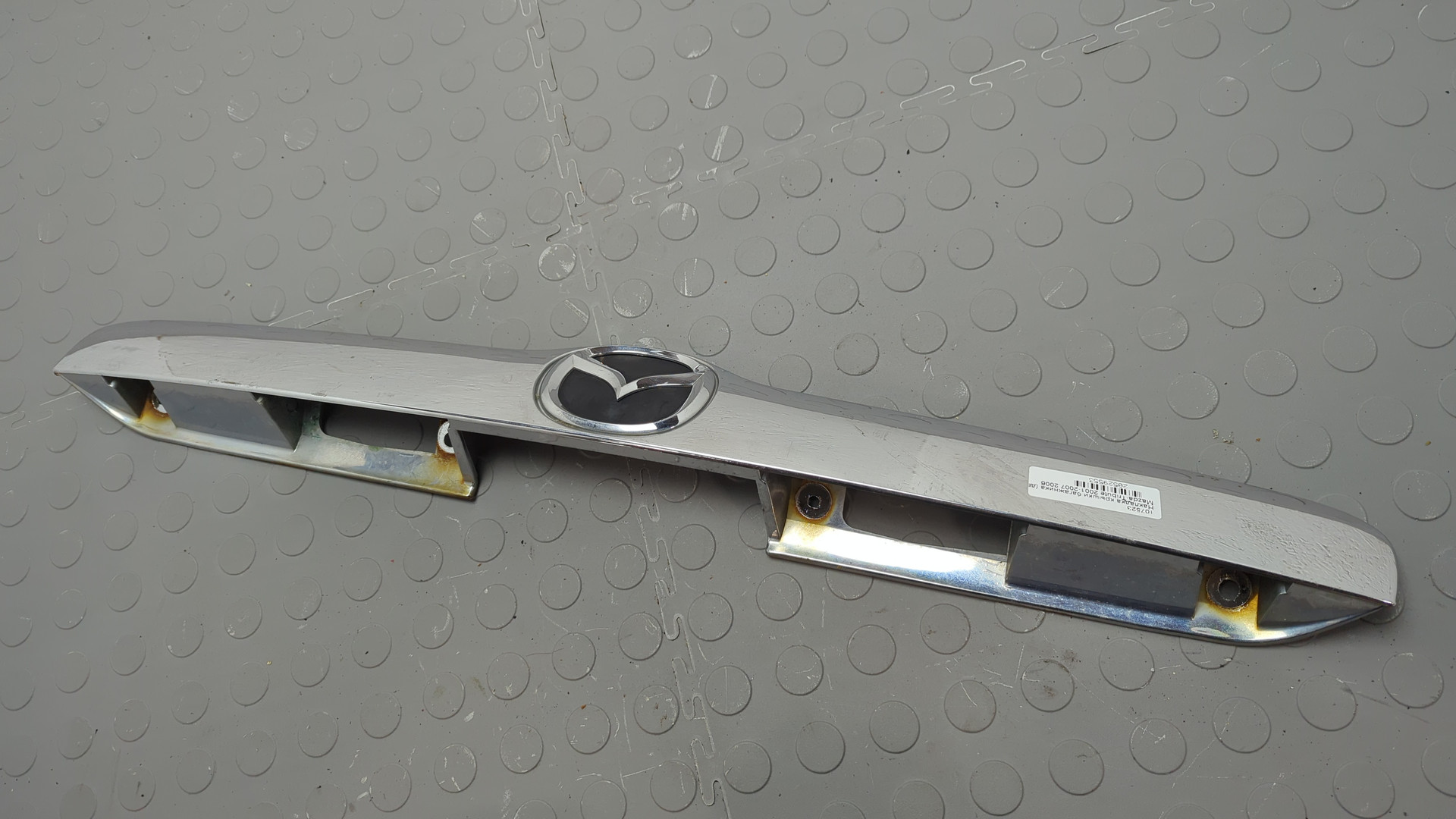 Накладка крышки багажника