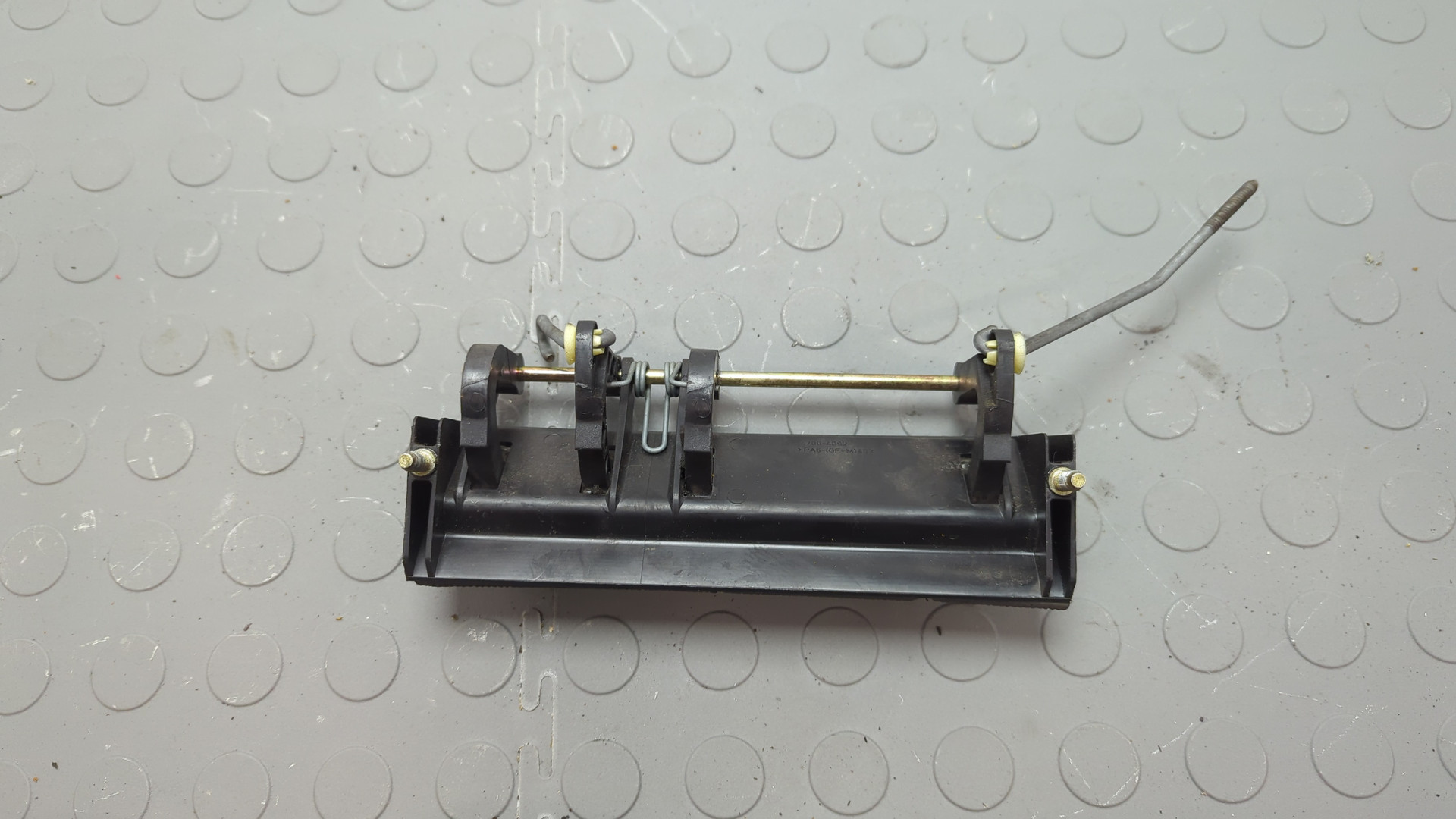 Ручка двери багажника наружная