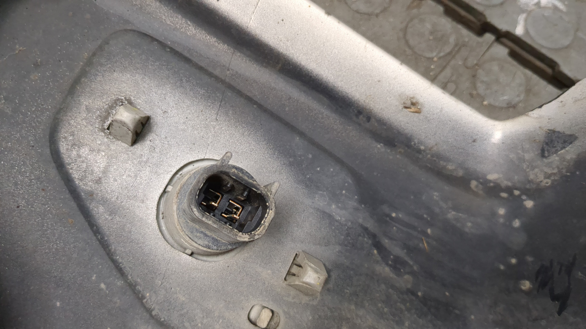 Накладка переднего крыла правого