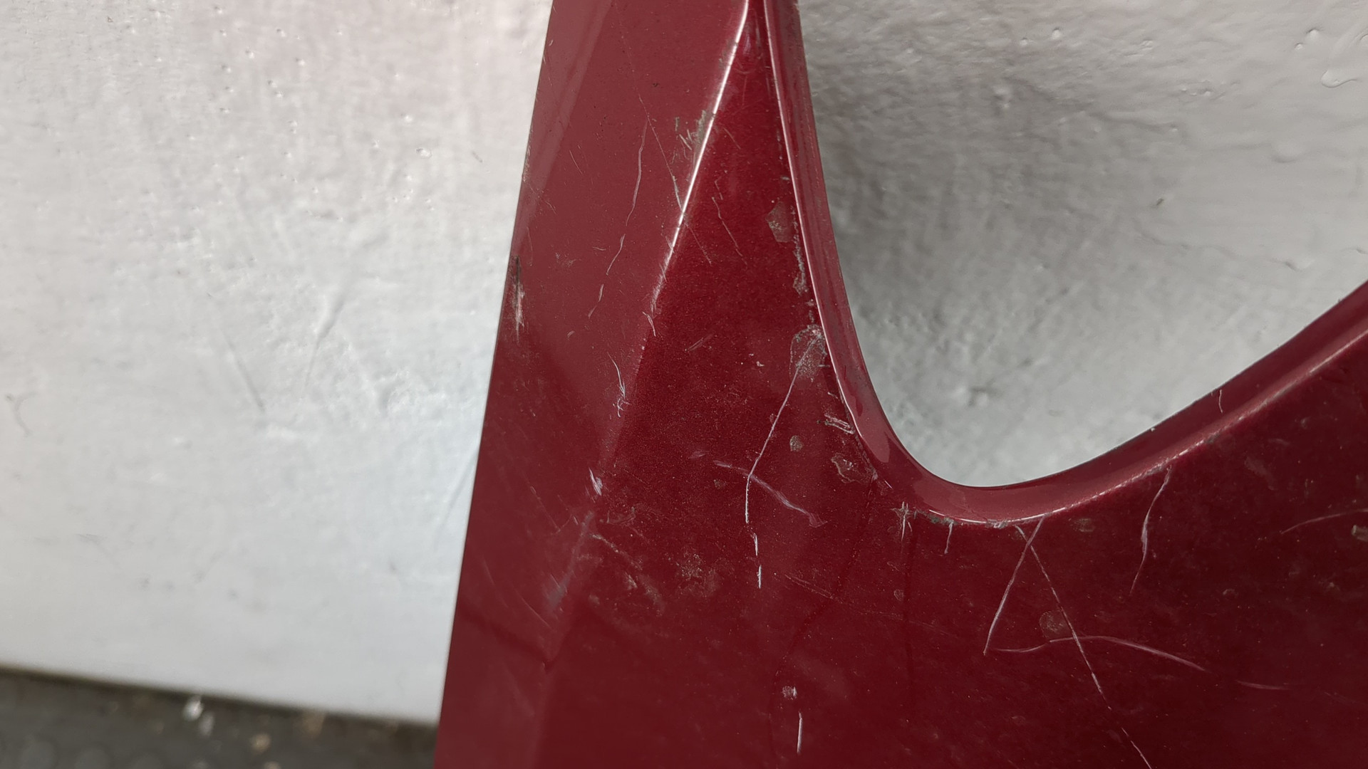 Крыло переднее правое