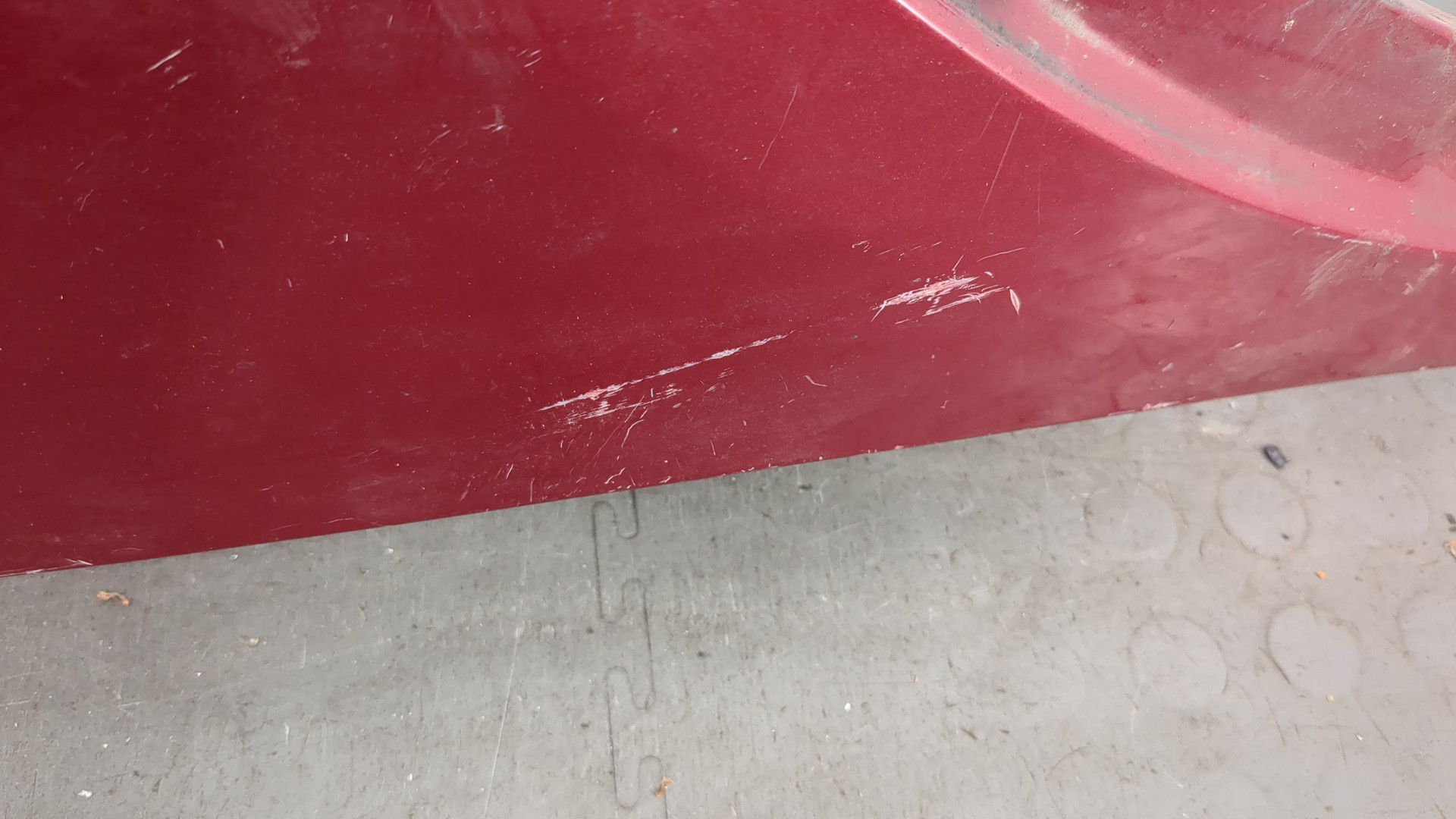 Крыло переднее правое