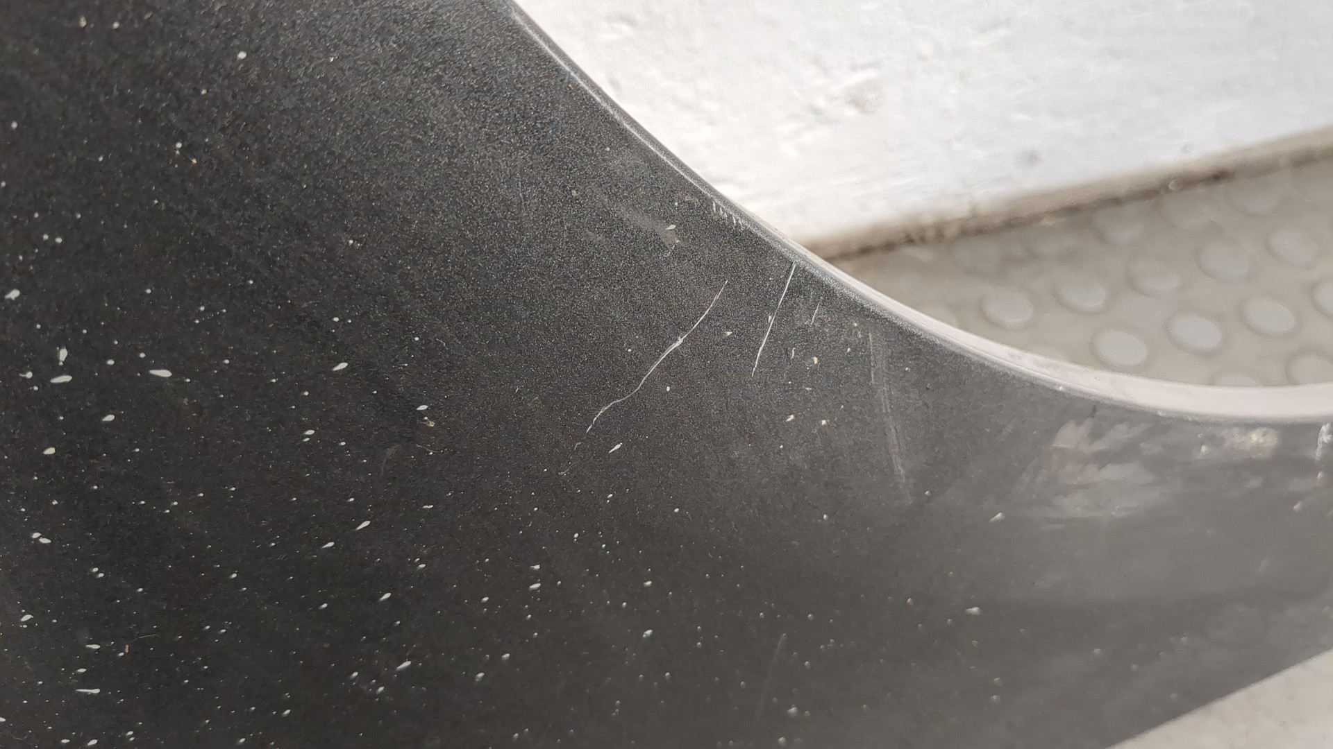 Крыло переднее правое