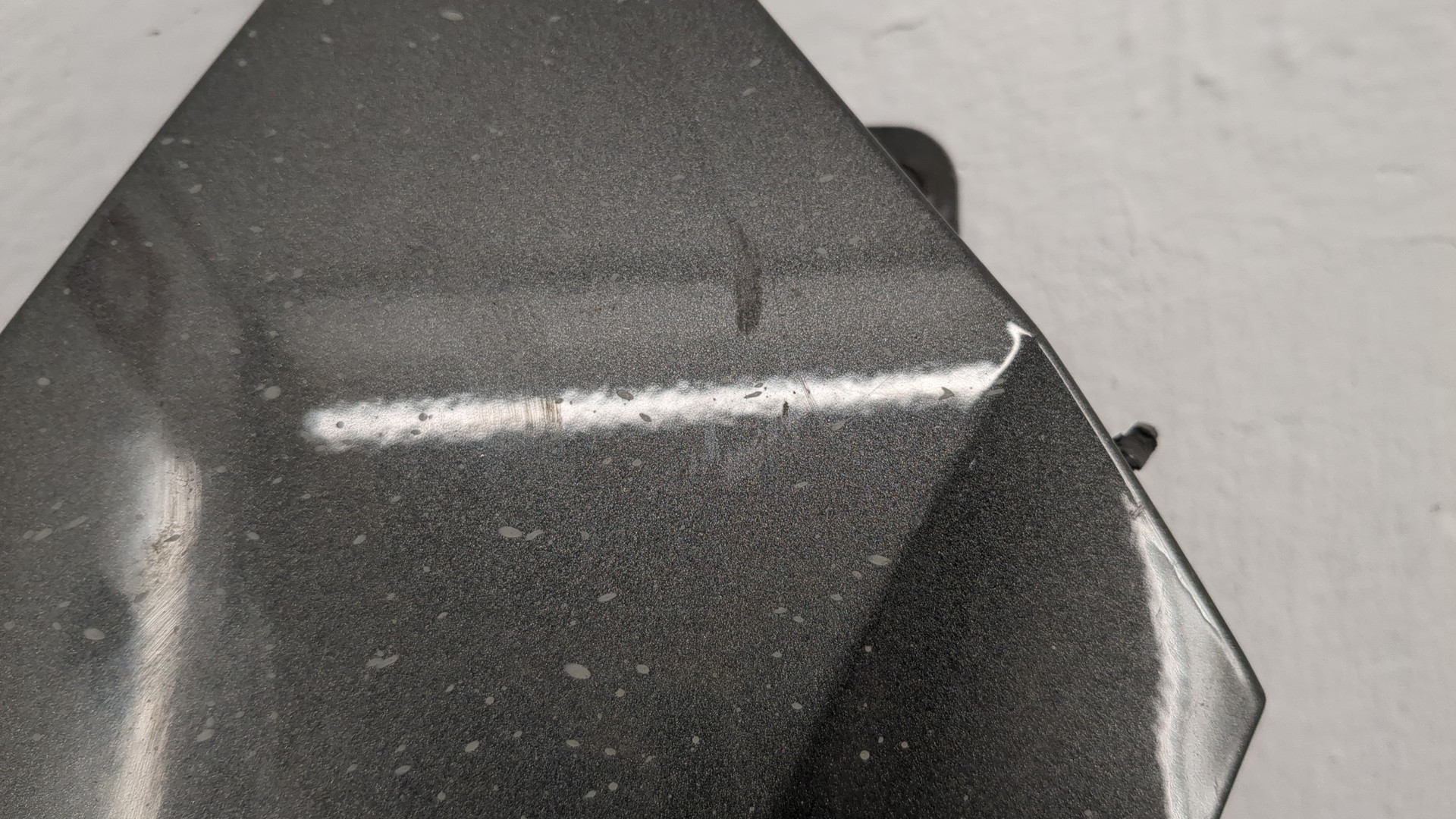 Крыло переднее правое