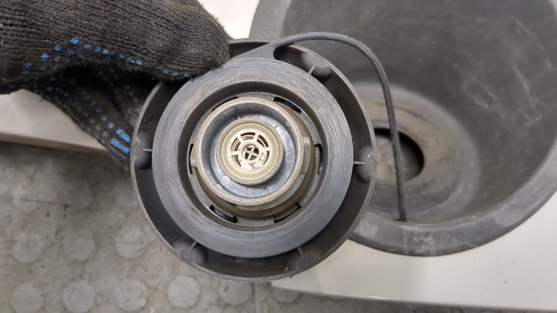 Лючок бензобака