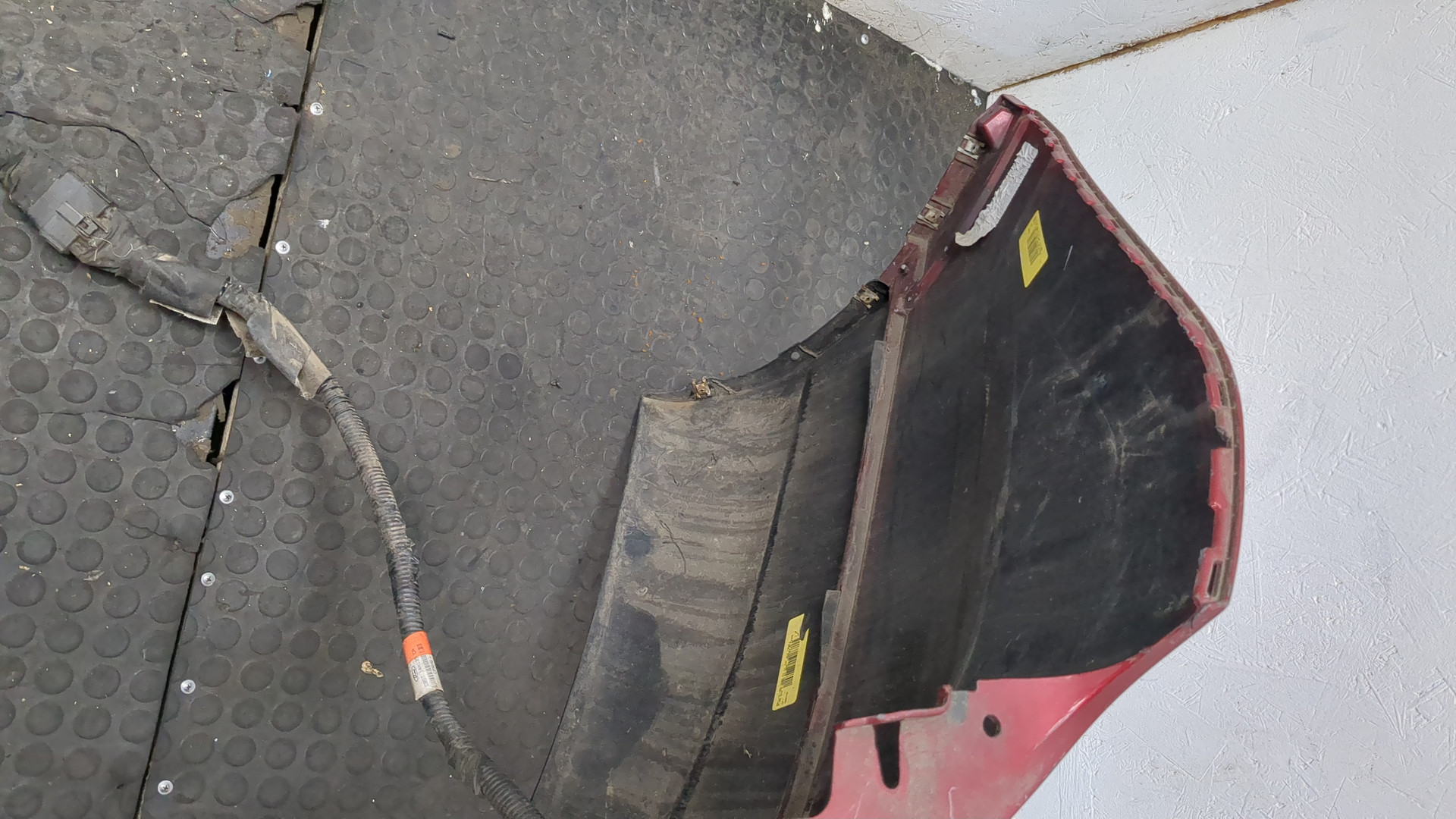 Бампер задний