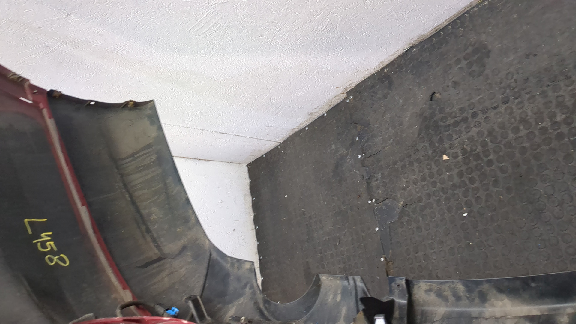 Бампер задний