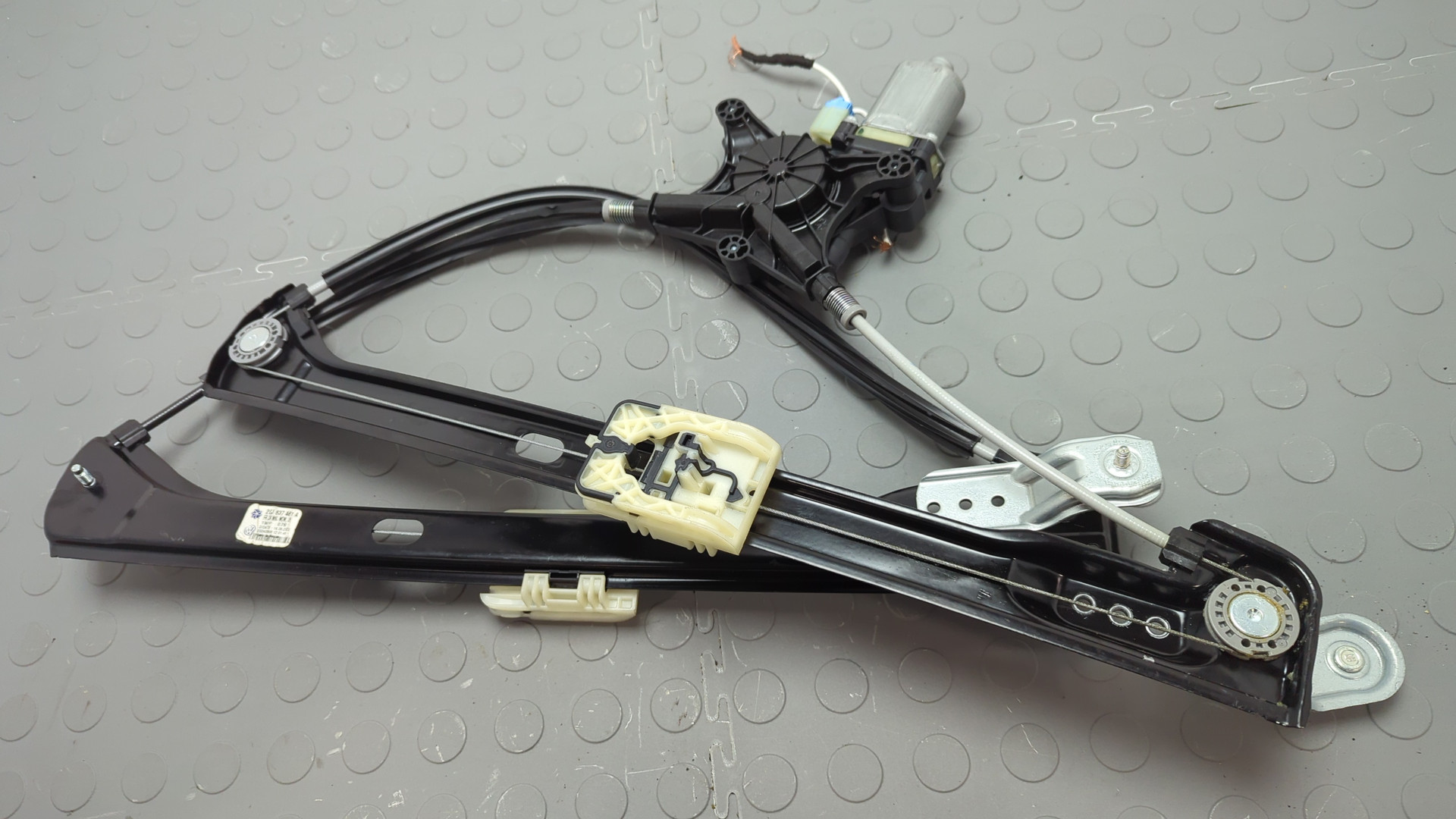 Стеклоподъемник электр. передний левый