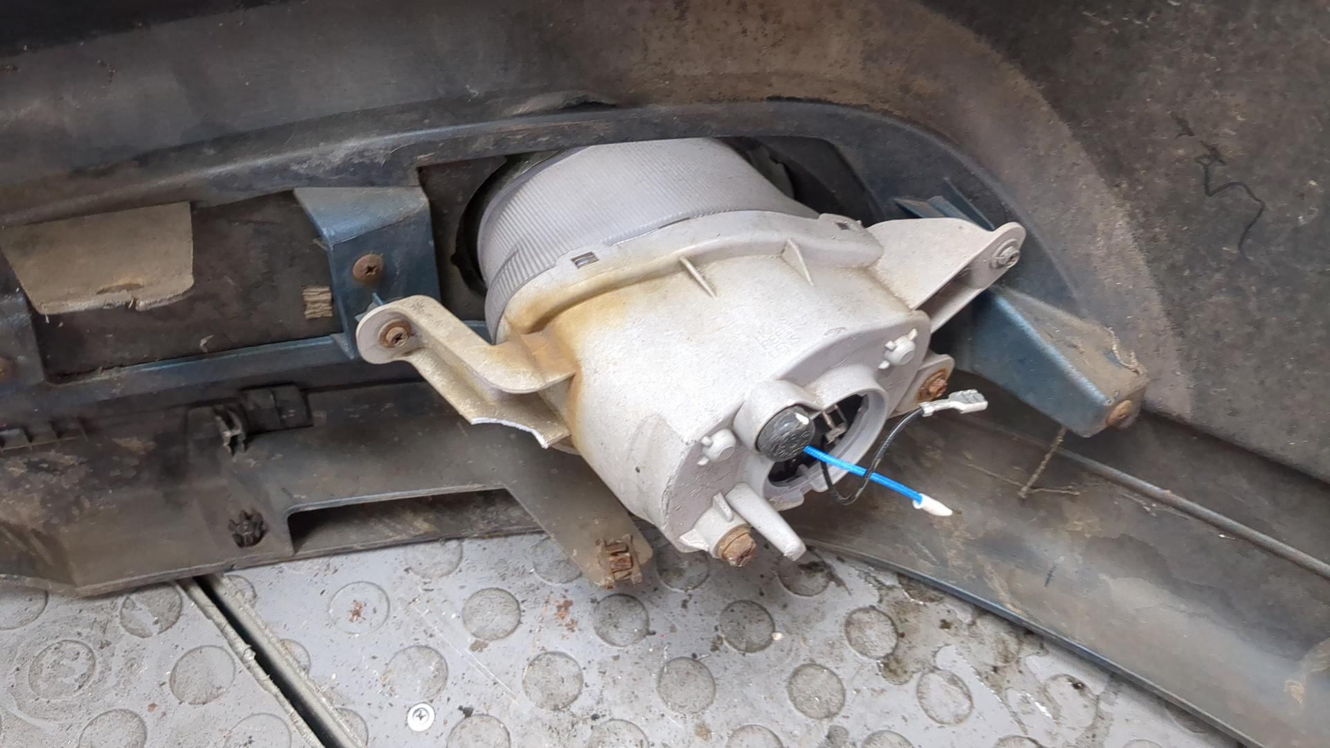 Бампер передний