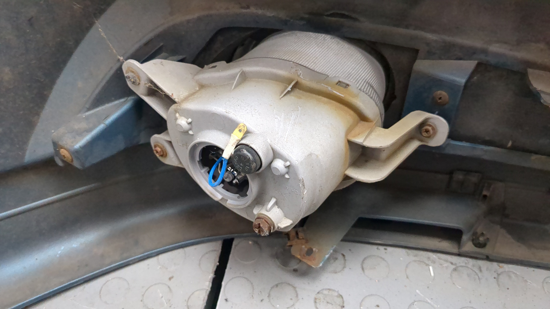 Бампер передний