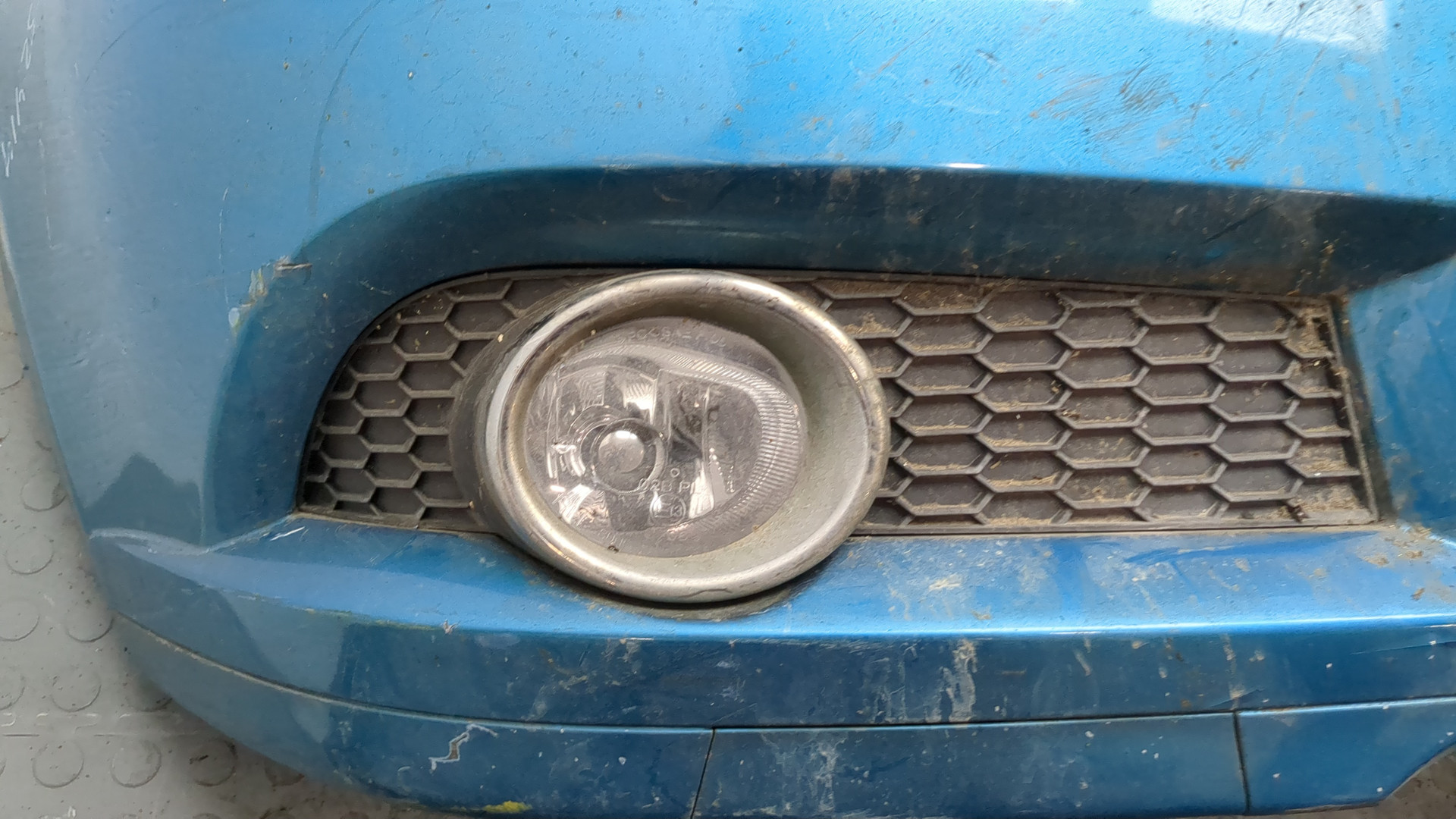 Бампер передний