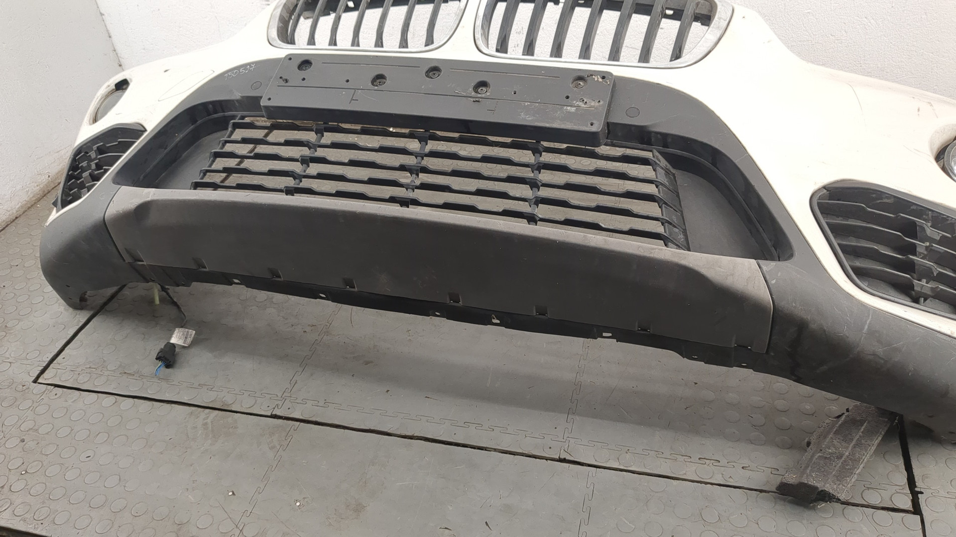 Бампер передний