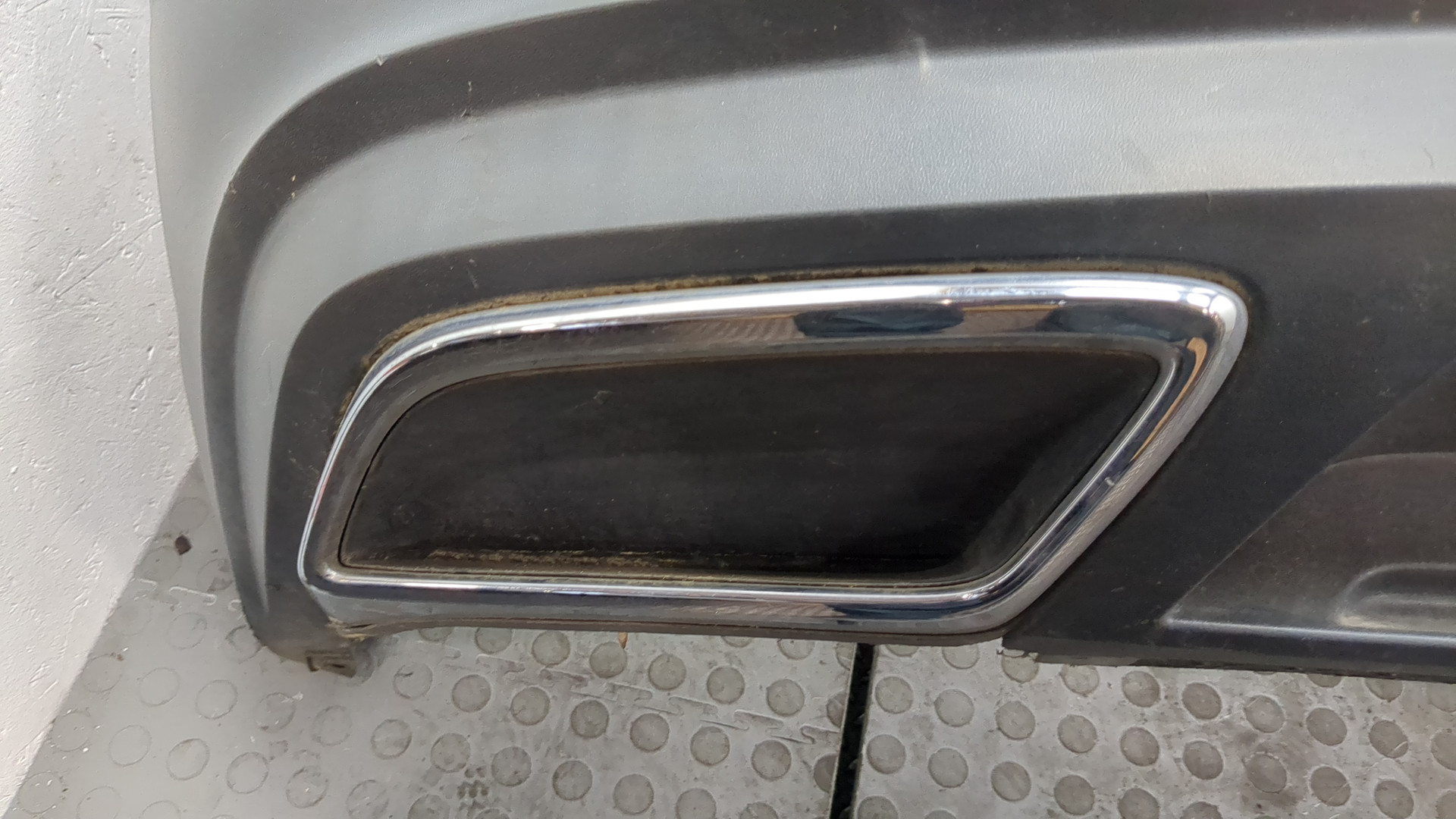 Бампер задний