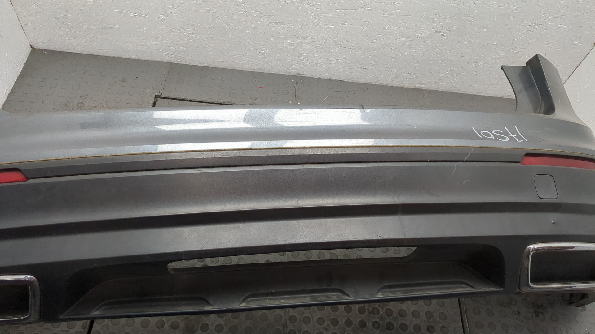 Бампер задний