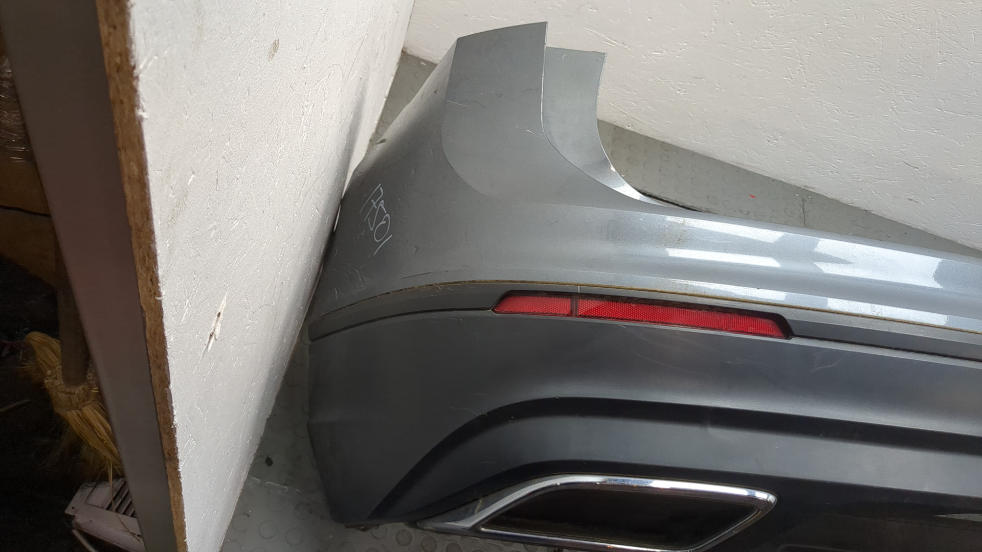 Бампер задний