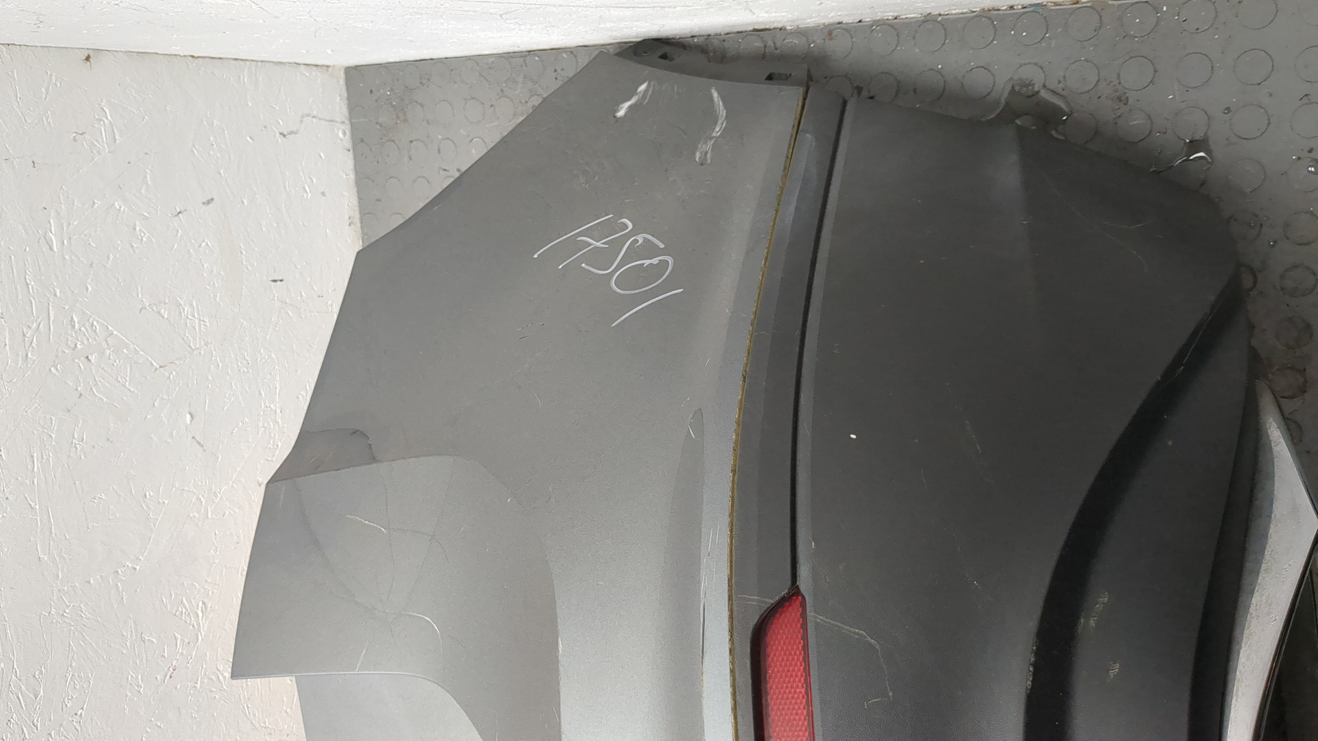 Бампер задний