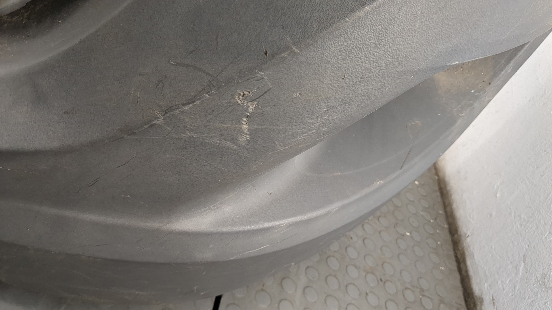 Бампер передний