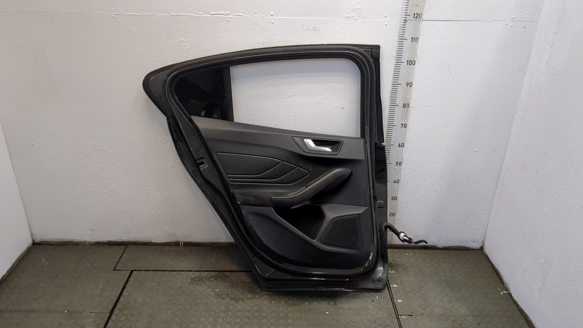 Дверь задняя левая