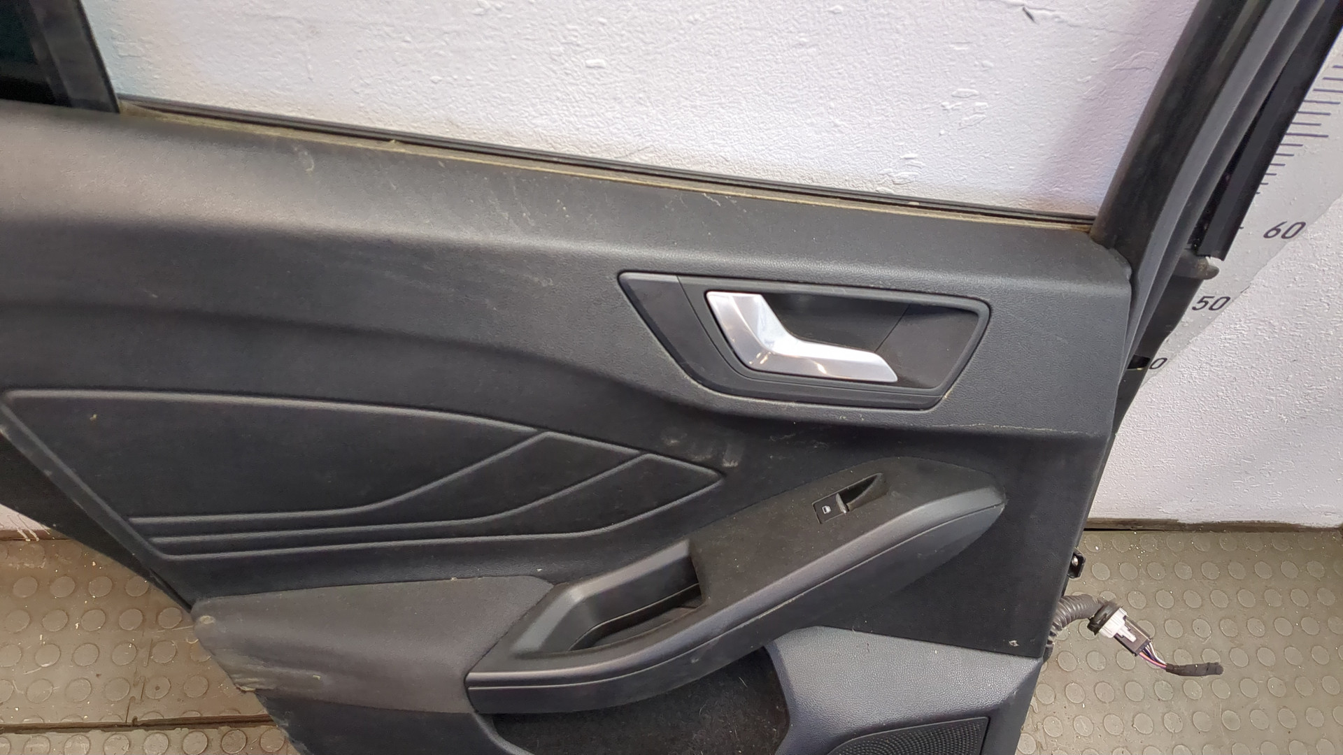 Дверь задняя левая